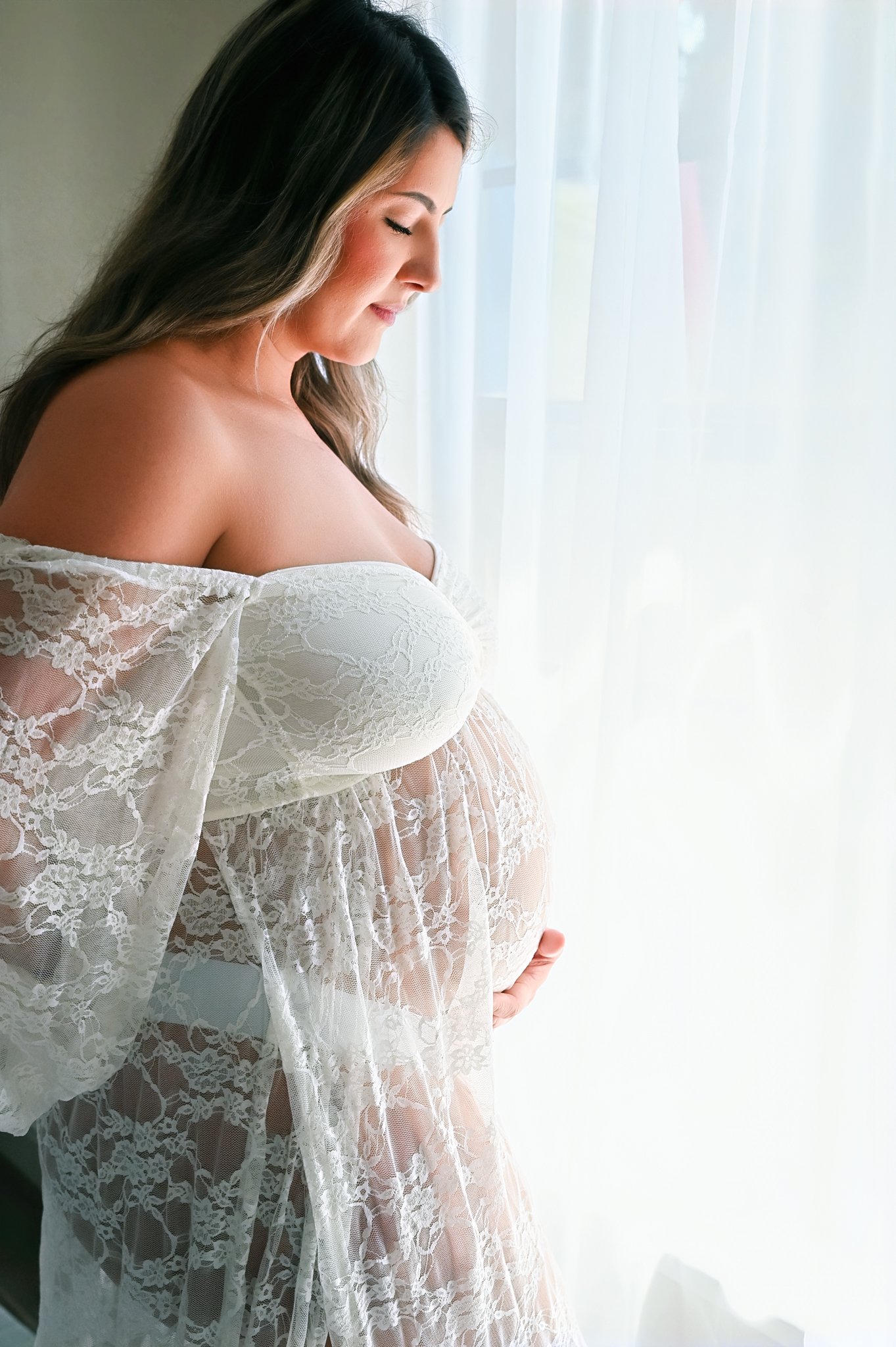 From Effortless to Dreamy: A Studio Maternity Session in Elk Grove