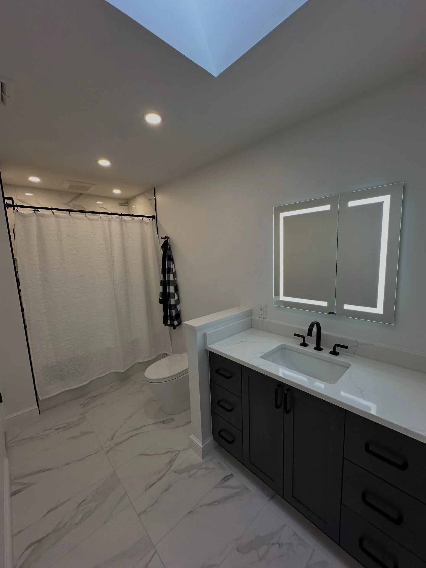 Same vibes, different bathroom 🔥