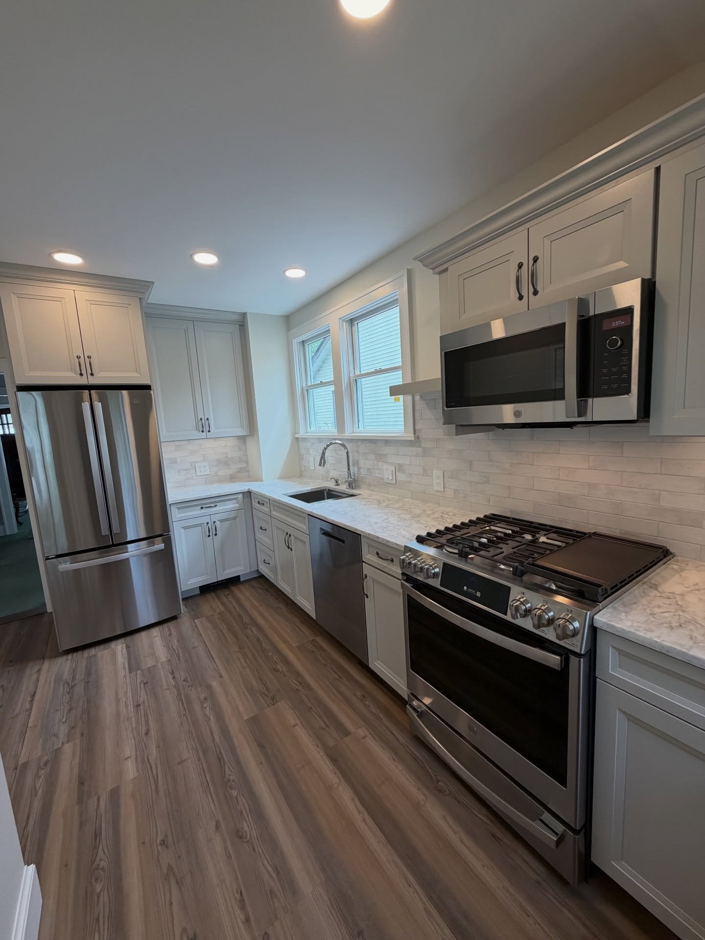 Small kitchen packing a big punch!