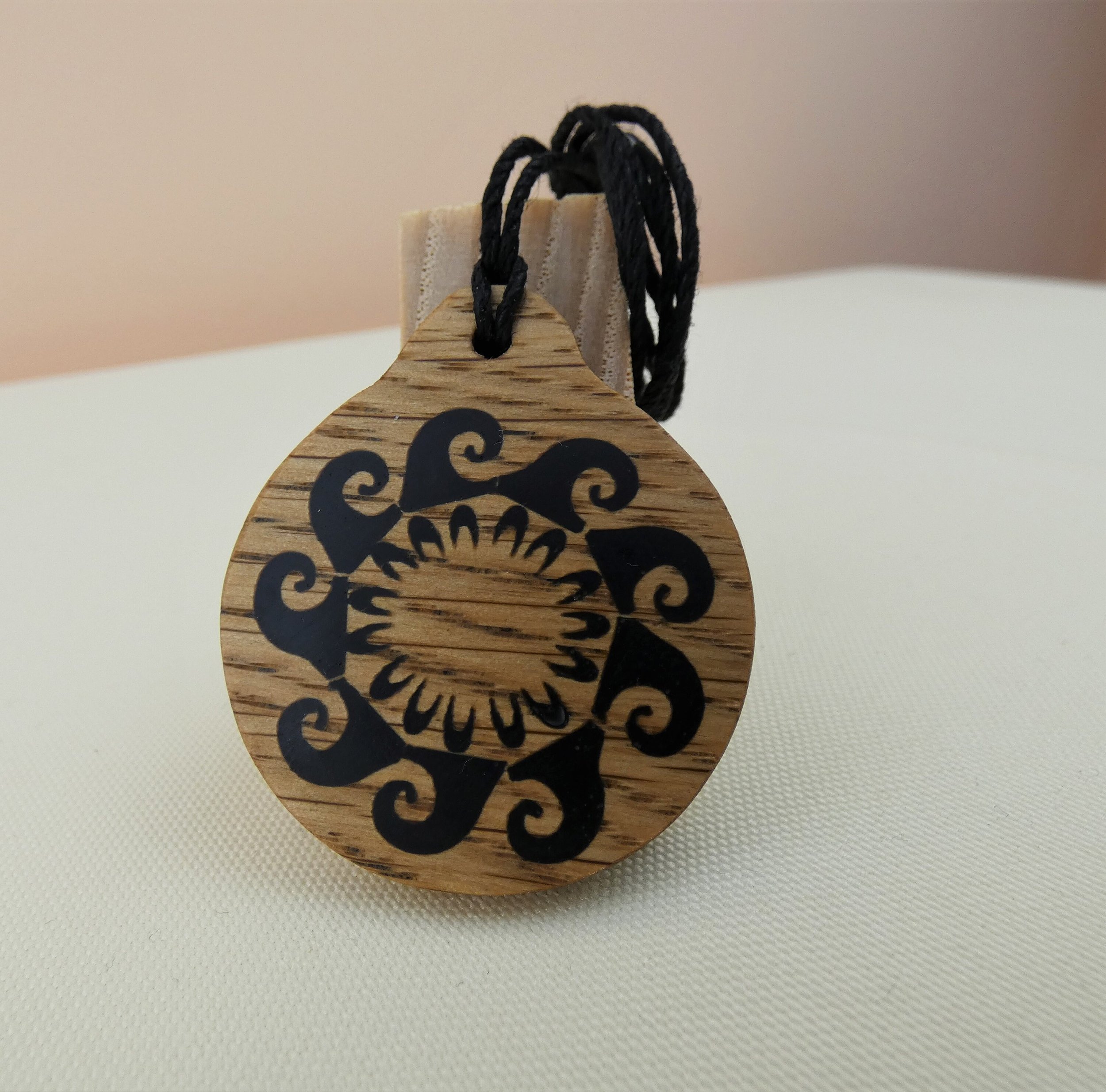 https://i.etsystatic.com/19732423/r/il/b6ee42/2227425424/il_fullxfull.2227425424_ghxq.jpg