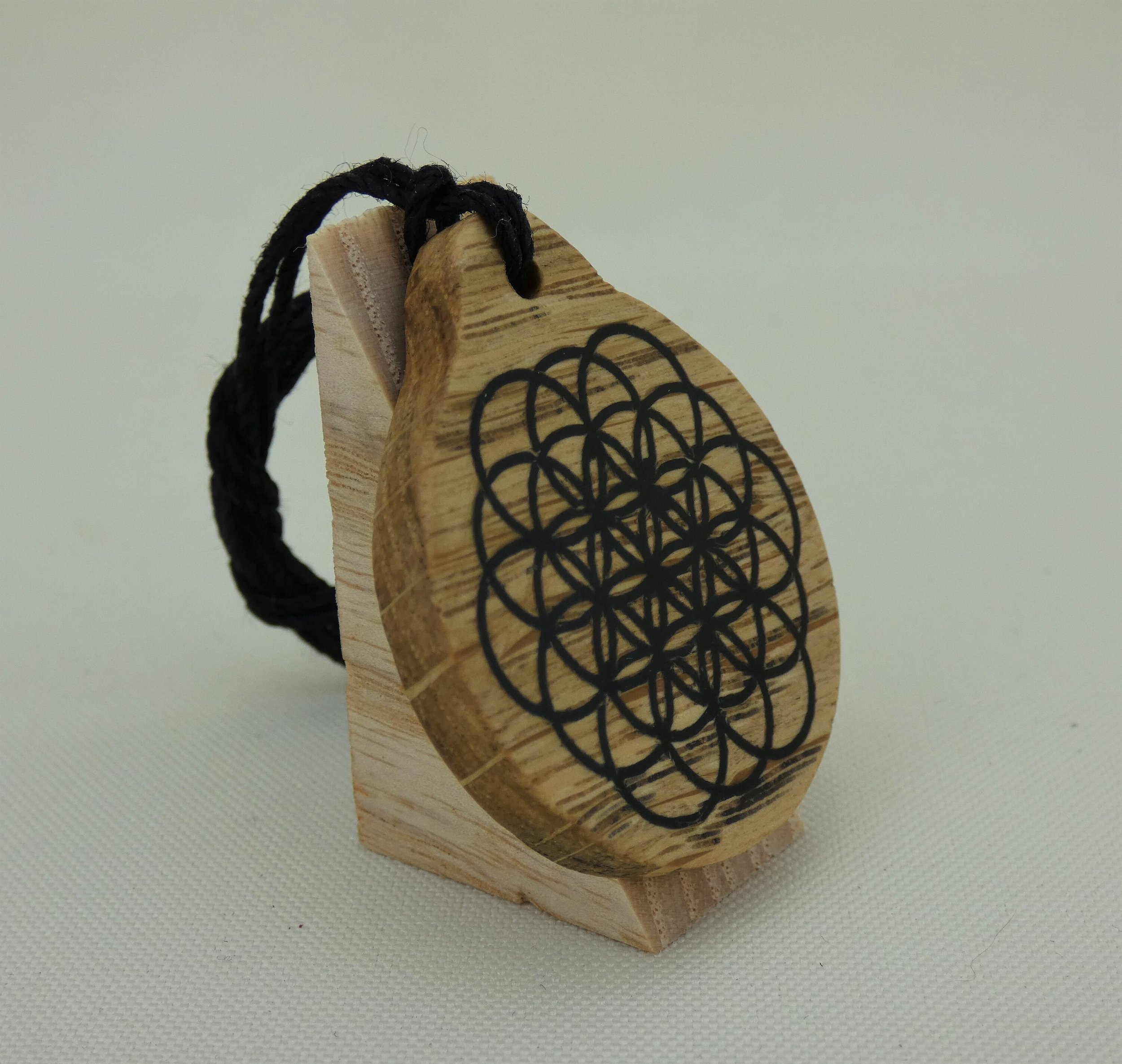 https://i.etsystatic.com/19732423/r/il/beb9f0/2092993721/il_fullxfull.2092993721_lmnn.jpg