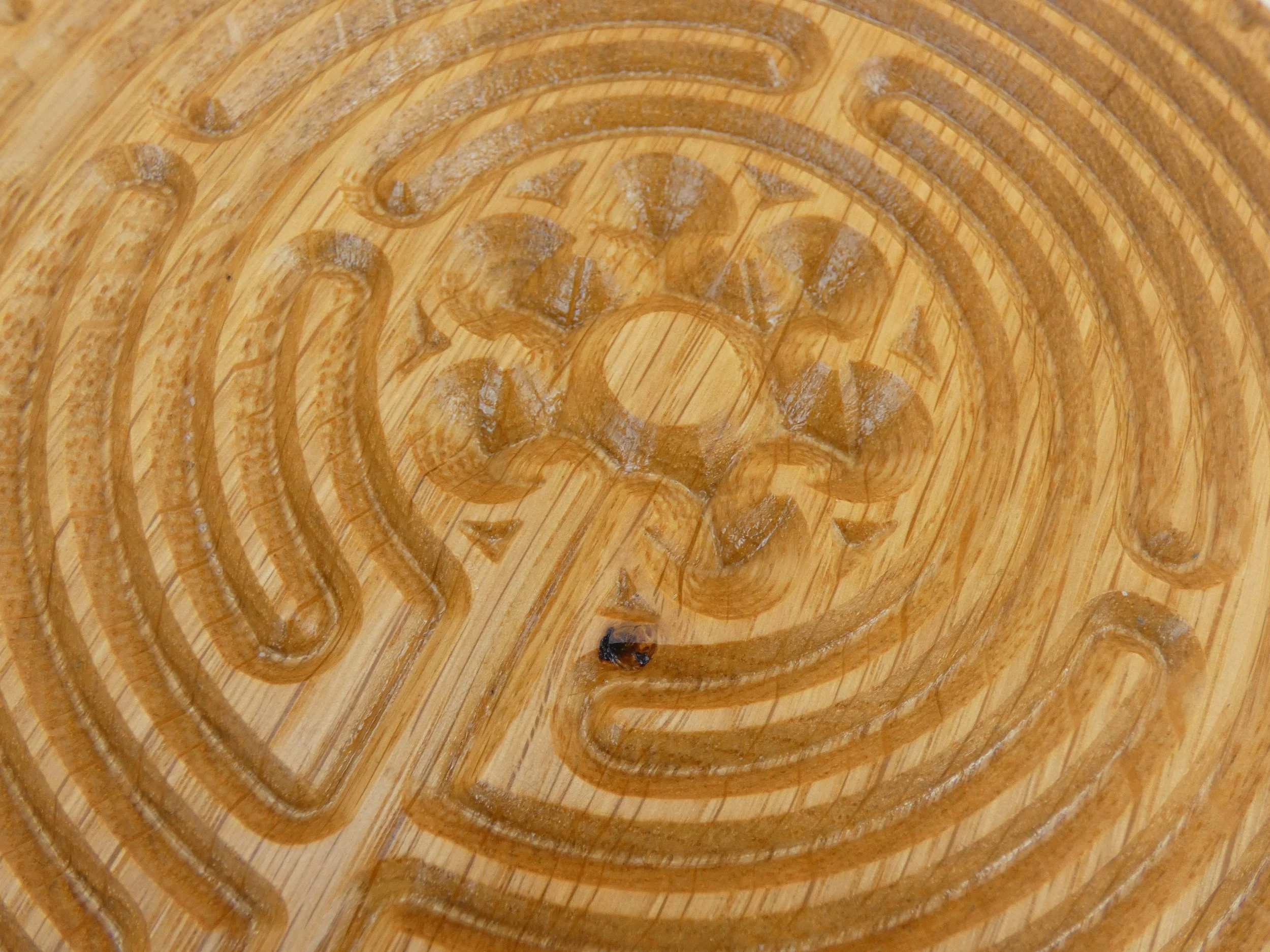 Chartres Round Oak Wooden Mediation Finger Labyrinth — The Grain Attraction