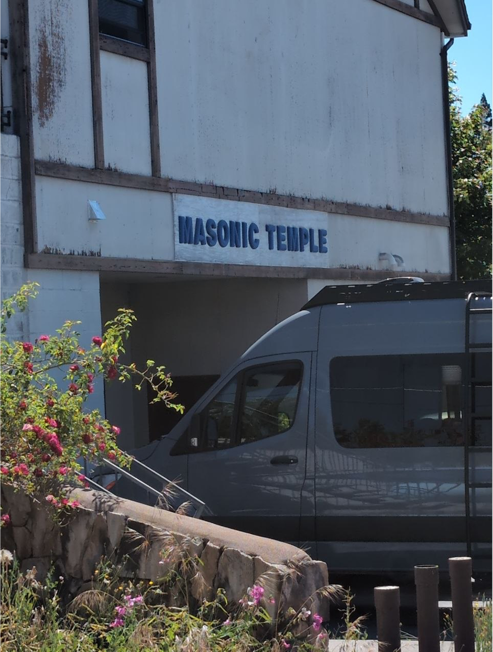 Sacha Stone at Masonic Hall in Mount Shasta, CA: Fake New Age Mind Control Guru GO HOME!