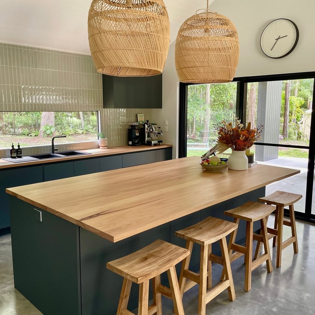 Create that WOW factor in your kitchen with a unique, handcrafted solid timber island bench top ✨

#timber #timberbenchtop #islandbench #woodenbench #kitchenisland #handcrafted #australianmade #locallymade #madeinnoosa #interiordesign #benchtop #benc