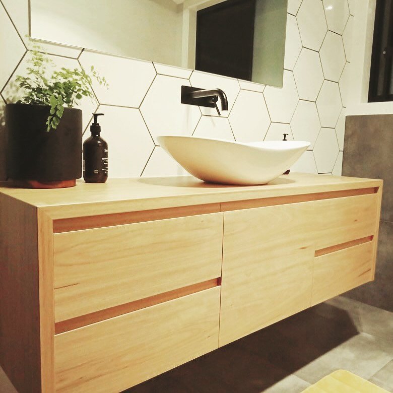 Our handcrafted solid timber vanities can suit any upcoming project you have&hellip; 

From renovating your existing bathroom through to complete new builds!

All you have to do is choose your style, size &amp; timber type . Easy ✨

#bathroom #bathro