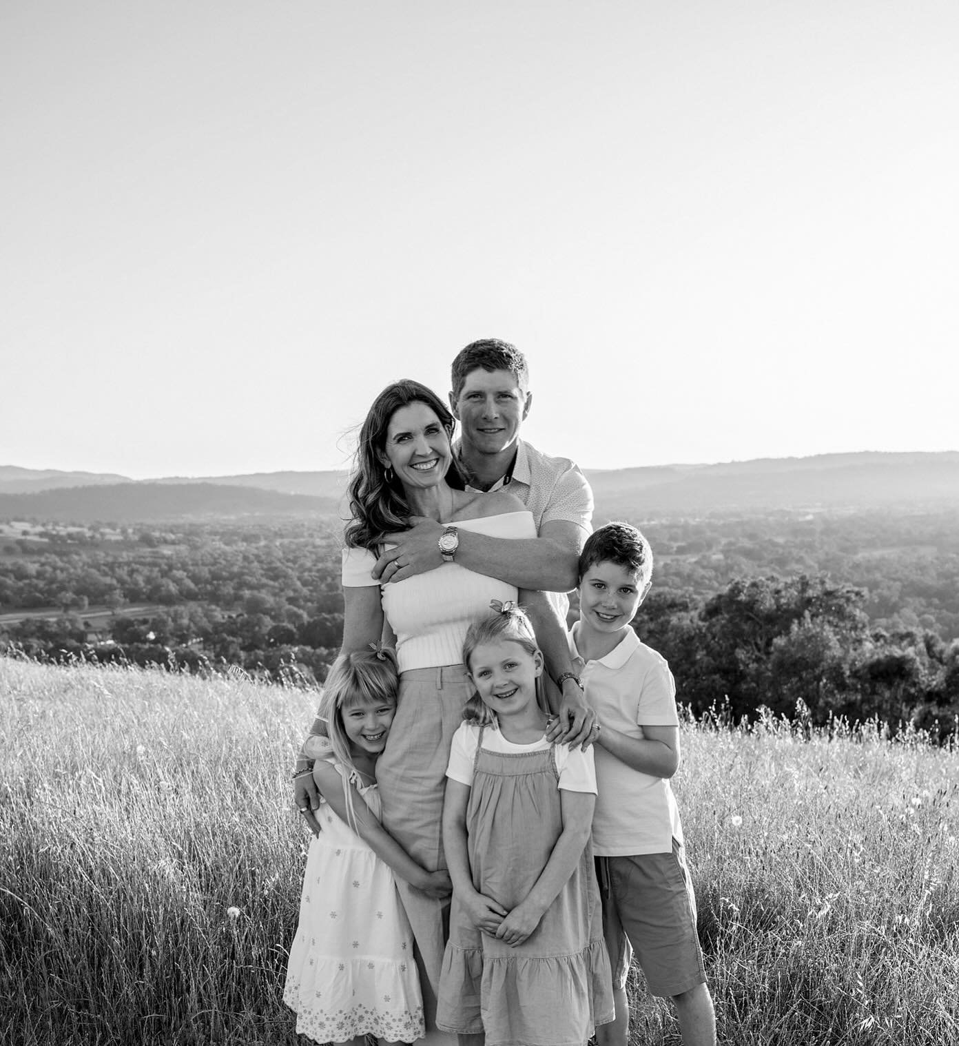 first photos as a family of 5, what an honour to capture these for you! It&rsquo;s never too late to have your first lot of portraits captured! 🤍