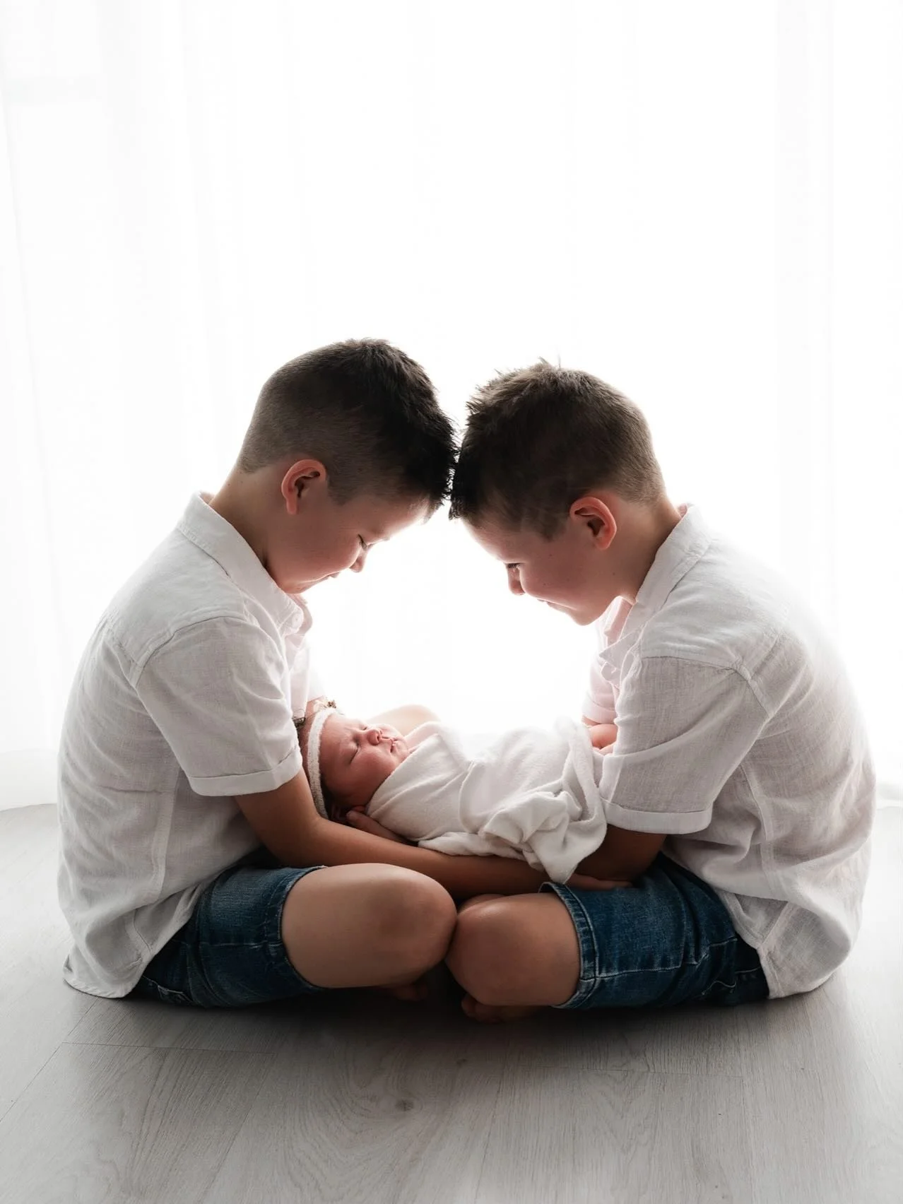 Throw back to these little hidden gems I just found on my phone. The backlog I have of images never shared is wild. My mission this year is to get back on track with posting. A little trip down memory lane Ali? 😭😍🥰