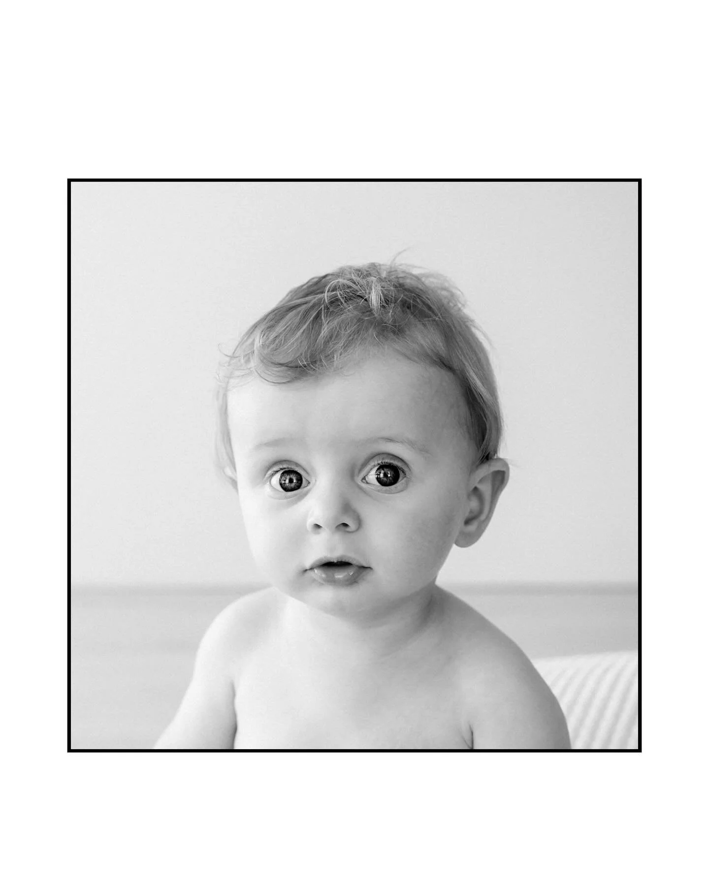 The many faces of my Henley. Nothing like a classic feature focused portrait session. Want one of your little darling? 6-9 month Sitter Sessions are perfect for these 🤍🖤 Have bigger kids? You are looking for Personality Portraits. All done in studi