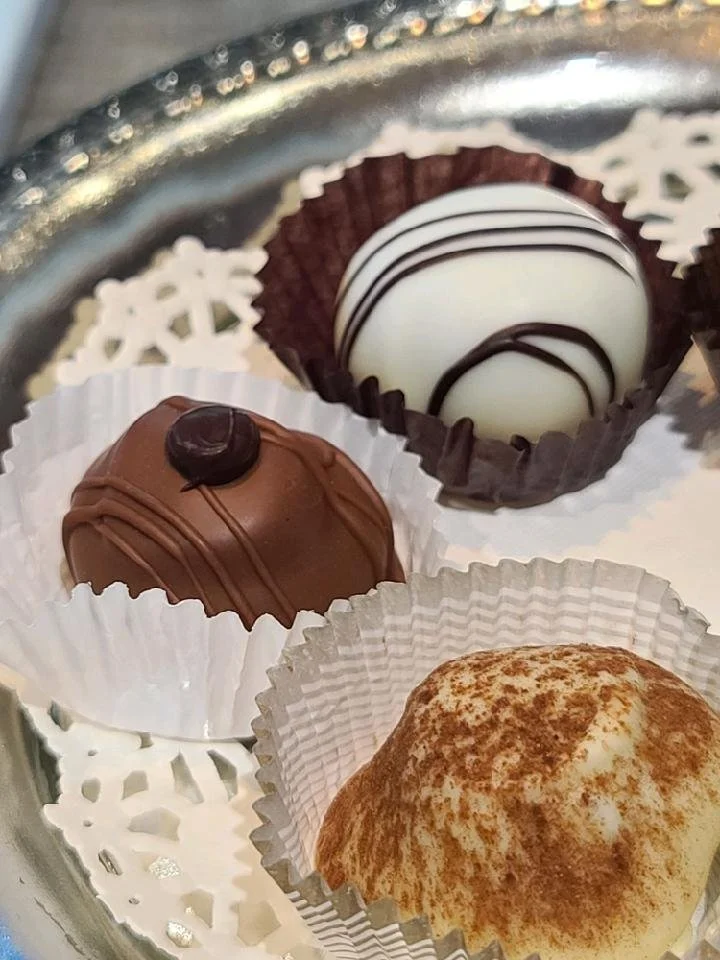 Sparkling Wine and Chocolate Truffles
