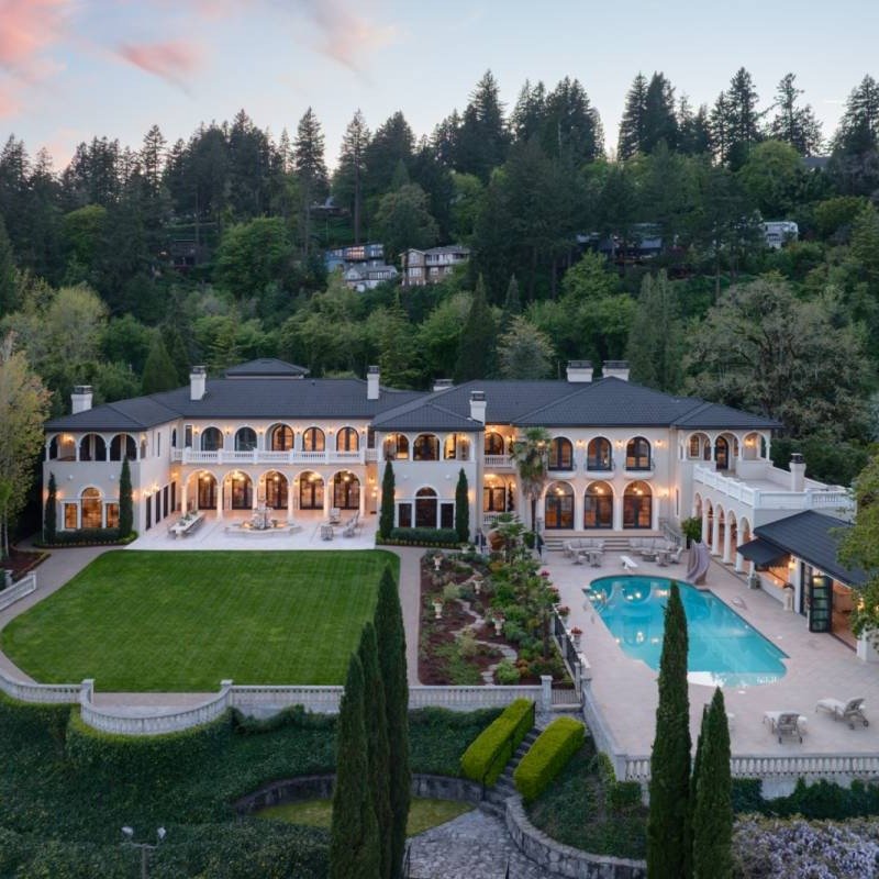 Here is another detailed video of our incomperable Portland Fashion Week 2026 venue.

Don't deny yourself a night of pure class and sophistication from the city's most gorgeous property and the world's most sustainable fashion week.

Please follow th