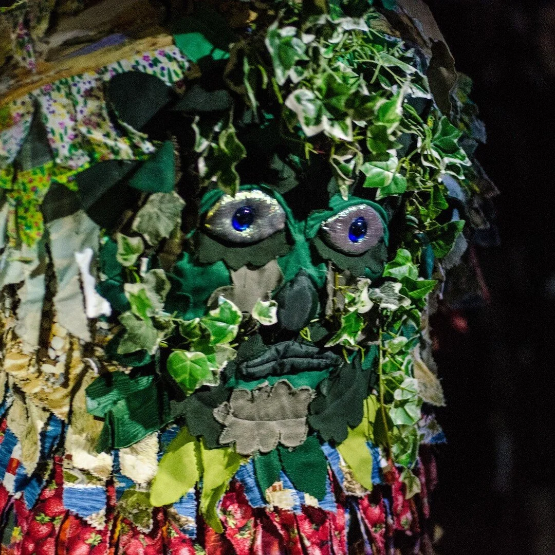 Have you heard of the green man? Connected to the Robin Hood tradition, the green man often featured at both summer and winter festivals in rural England during the early modern period. He is a symbol of natural life cycles, of harvest and plenty 🌿
