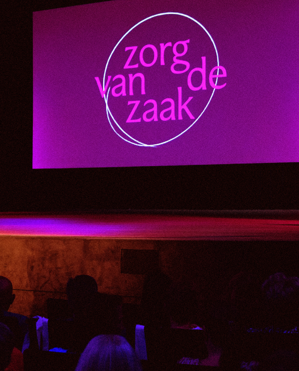 Artboard 10Revolte_studio_Zorg van de zaak Carroussel .png