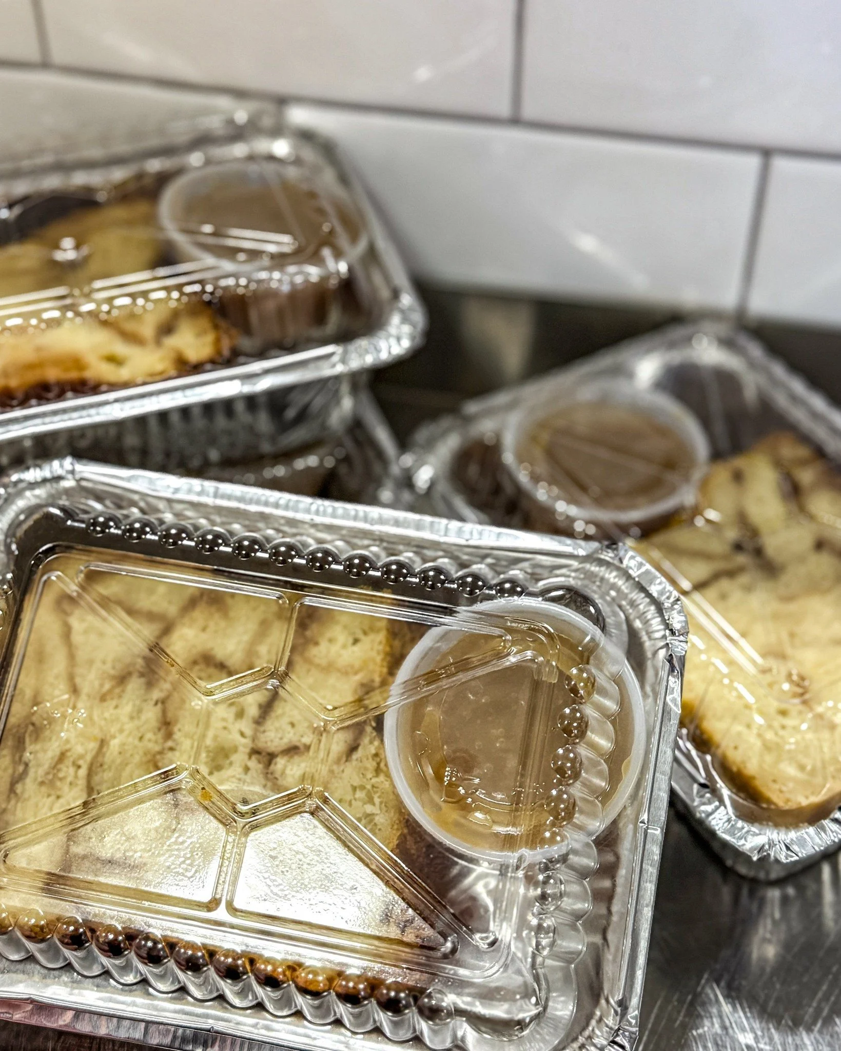 We've got Bread Pudding Suzette slices this weekend! This is a thick slice of orange bread pudding with a side of our amazing house made caramel sauce. See you soon!
.
Stop in or order online thru our app for pickup or delivery!
.
#whiskandarrow #app