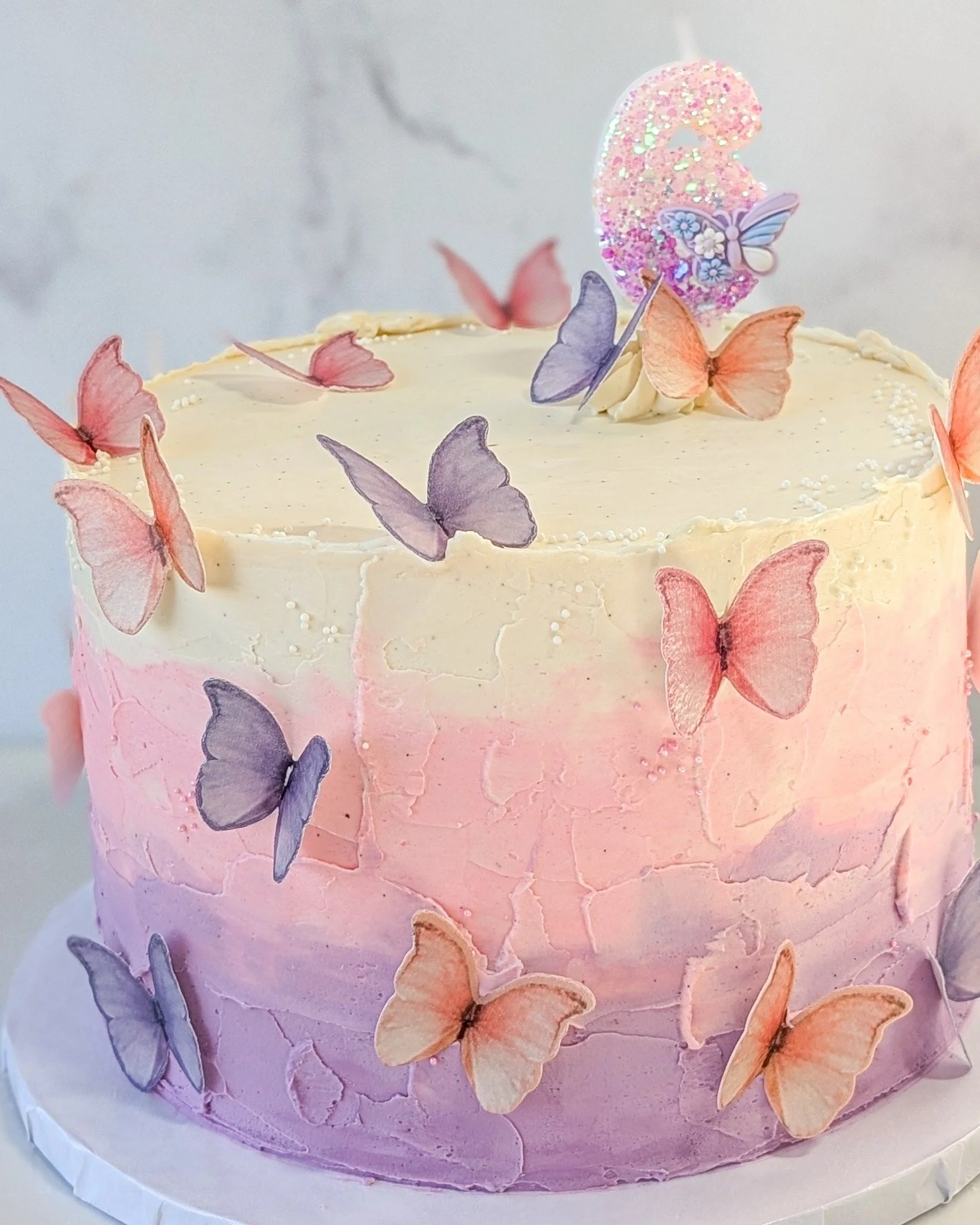 Here's a little photo dump of some of the cakes we recently decorated! Let us know which one is your favorite. 
.
To order your own custom cake:
Email us here: info@whiskandarrow.com
or call us: 920-815-3645
.
#whiskandarrow #appletonwi #customcake #