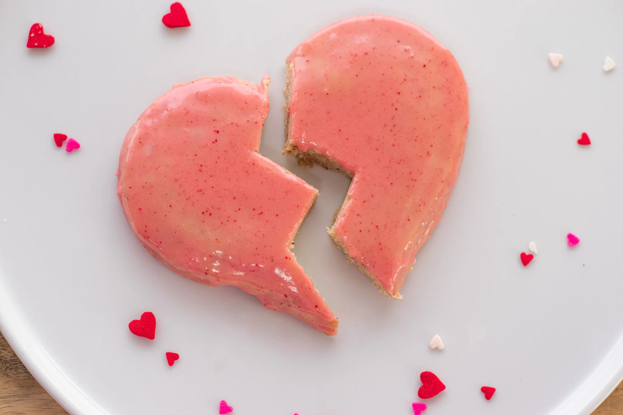 If you aren't in the Valentines Day spirit, we get it. An easy way to make our Berry Sweet Heart Cookie match your feelings is just by cutting it in two. Or you could just eat it, either way. 💞
.
Stop in or order online thru our app for pickup or de