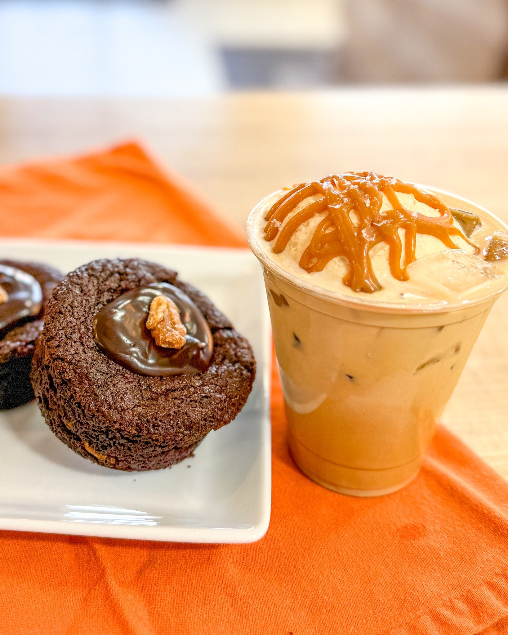 The ultimate combo, a Brookie and our She's Salty. This drink features salted caramel chantilly on top, it's delicious. 
.
Stop in or order online thru our app for pickup or delivery! Located in Appleton, Wisconsin. 
.
#whiskandarrow #appletonwi  #wi