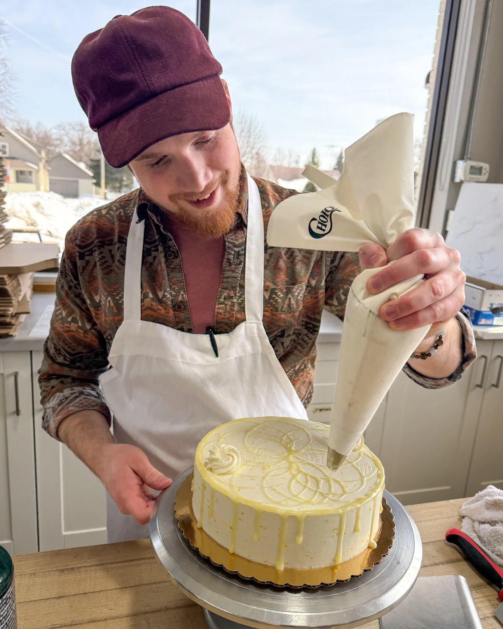 Don't forget we're here until 5pm tonight. Come see us for all your sweet treat needs! 
.
Stop in or order online thru our app for pickup or delivery! Located in Appleton, Wisconsin. 
.
#whiskandarrow #appletonwi  #wisconsinbakery #cakedecorator