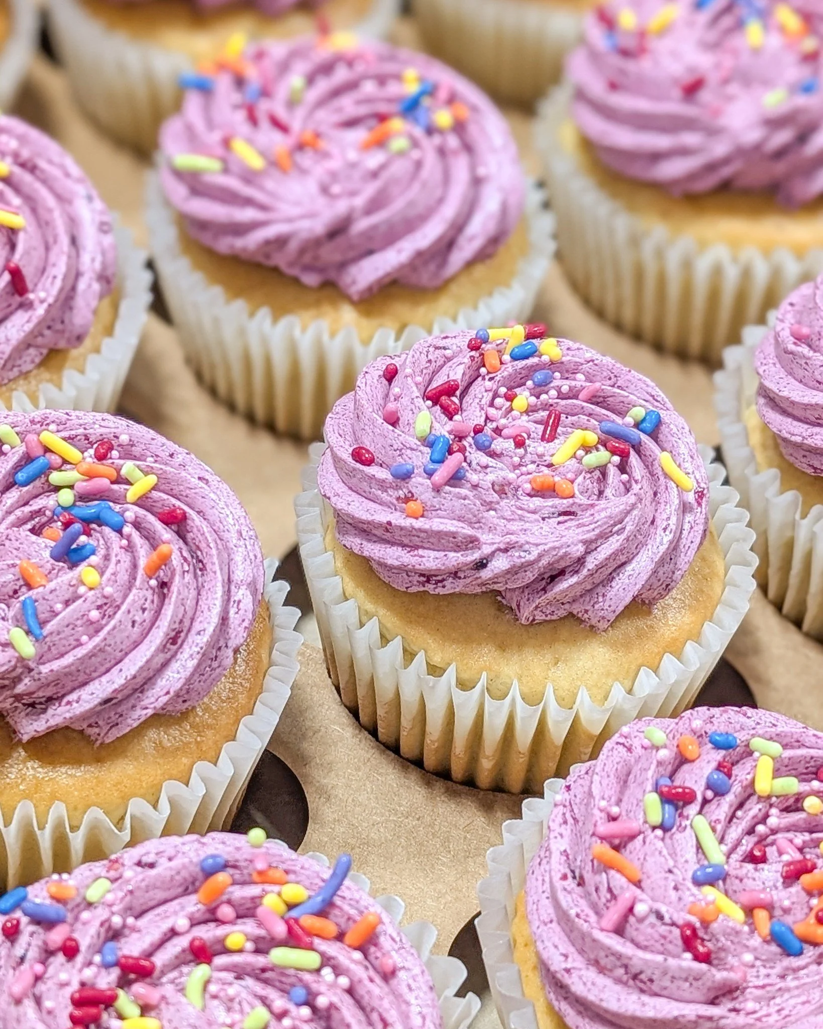 Happy Sunday! Did you know we take custom cupcake orders? We have a minimum order of 2 dozen cupcakes, and you can pick one flavor per dozen.
.
Call or email us to book your orders! info@whiskandarrow.com 920-815-3645
.
#whiskandarrow #appletonwi  #w