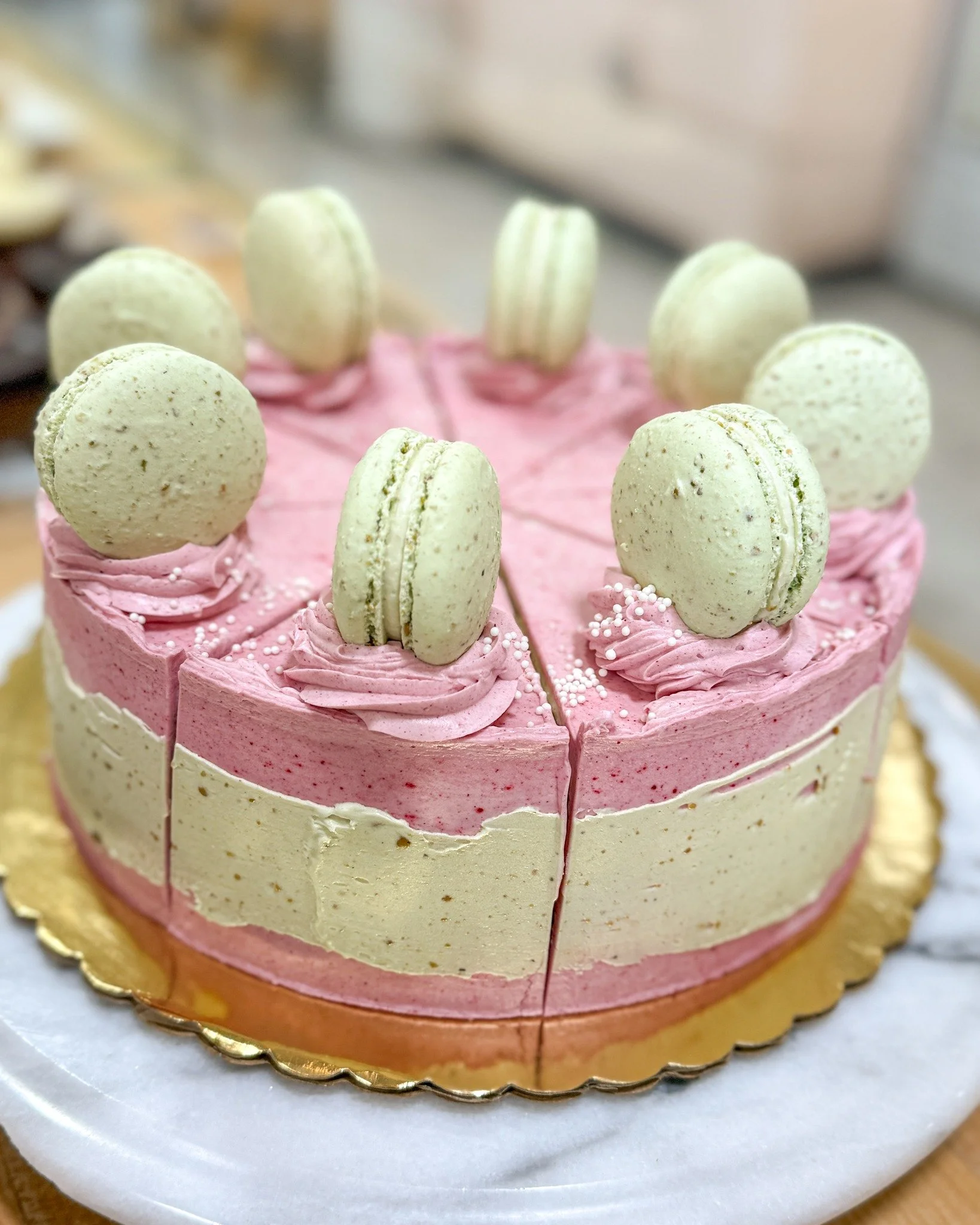 Welcome to Thursday! We have some delicious cake slices right now, plus some heart shaped cakes ready to go, come see us before we close at 2pm!
.
Stop in or order online thru our app for pickup or delivery! Located in Appleton, Wisconsin. 
.
#whiska