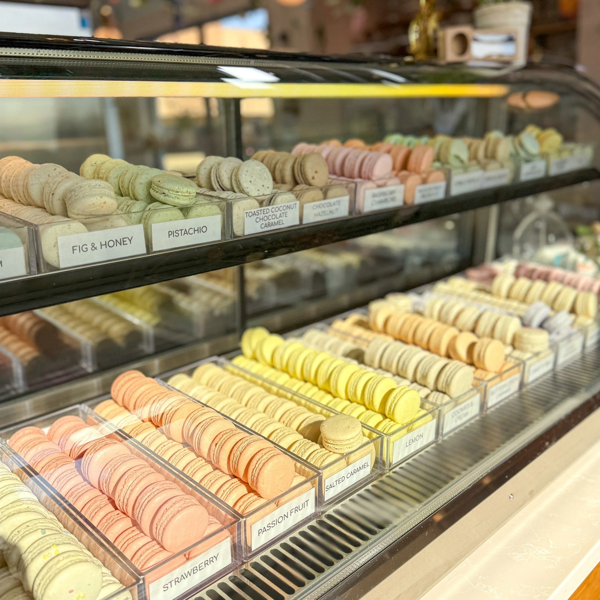 If you could make a macaron of any flavor, what would it be? I think the Chocolate Chip Cookie Dough macaron is the best and I can't think of something I'd like more. 
.
#whiskandarrow #macarons #macaronstagram #wisconsin #appletonwisconsin