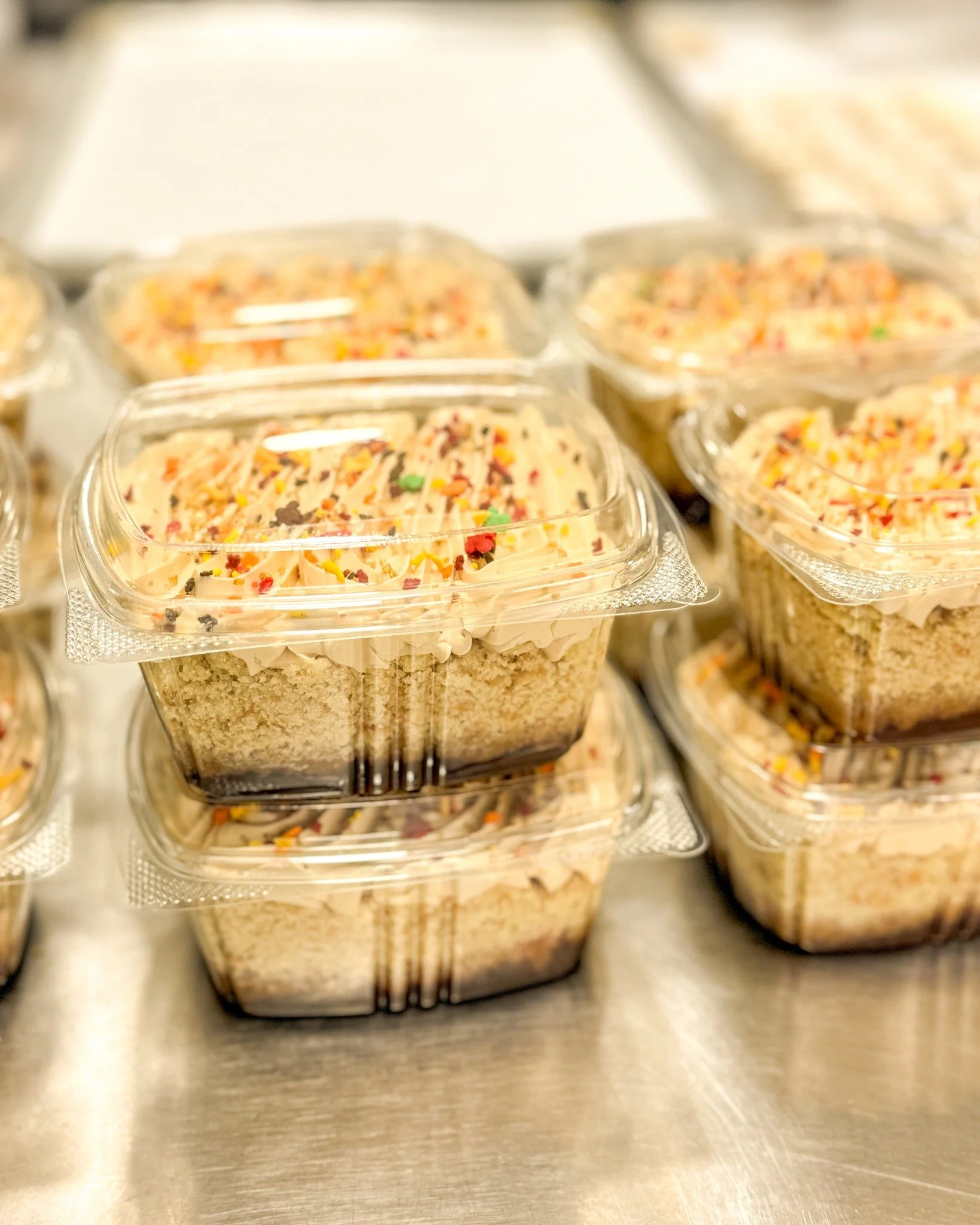 Tis the Season, we have Caramel Apple Cake Boxes out! Vanilla cake, apple butter, salted caramel sauce, and salted caramel Swiss meringue buttercream. This is kind of like those Dot Cakes, but you get more cake and more flavor. Plus it's super easy f