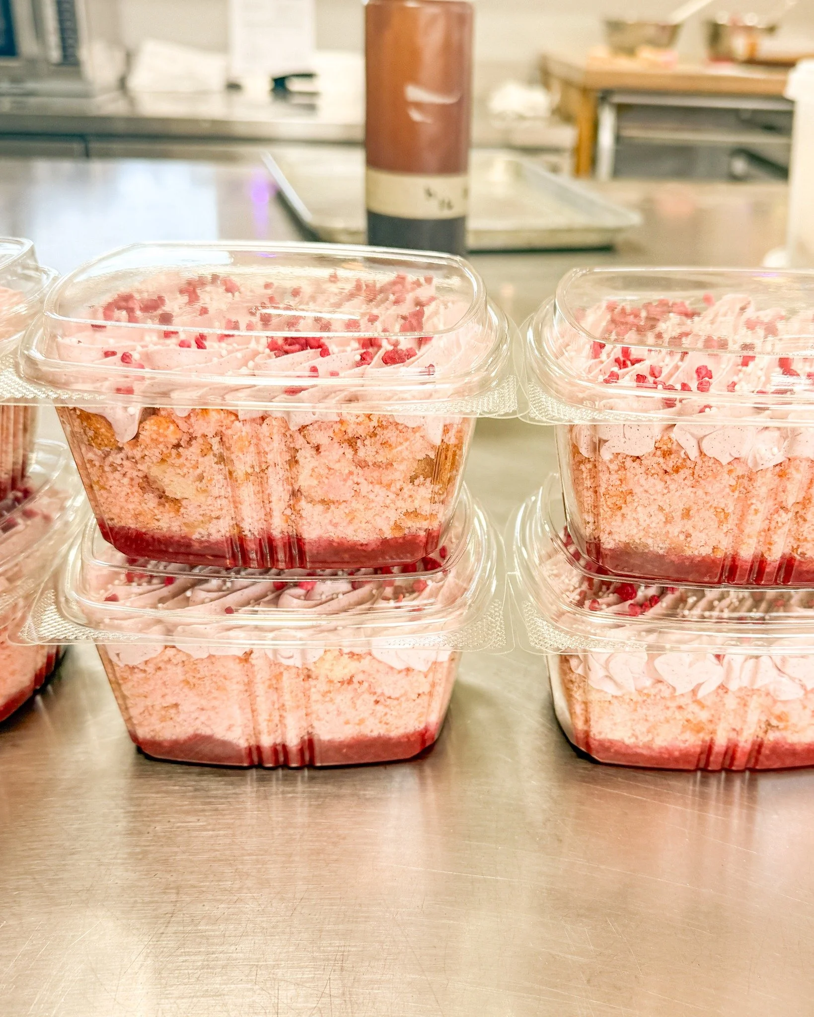 Another Cake Box going out today! Berry Pink Velvet, it has delicious notes of raspberry too. I love our Cake Boxes so much, they are so convenient to eat and if you love buttercream as much as I do, this is for you. 
.
Stop into our store at 1915 N 