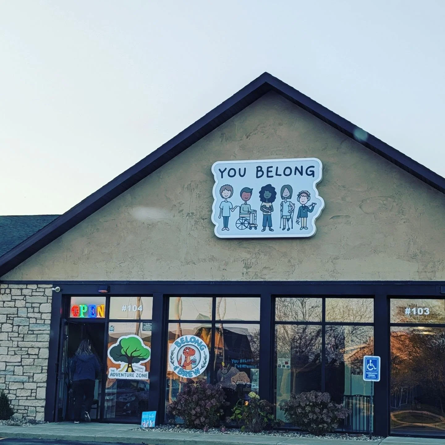 Tonight Sophia and I headed to Green Bay to lead our friends at @youbelong_wi on a Chicken Soup and Edible Cookie Dough adventure!