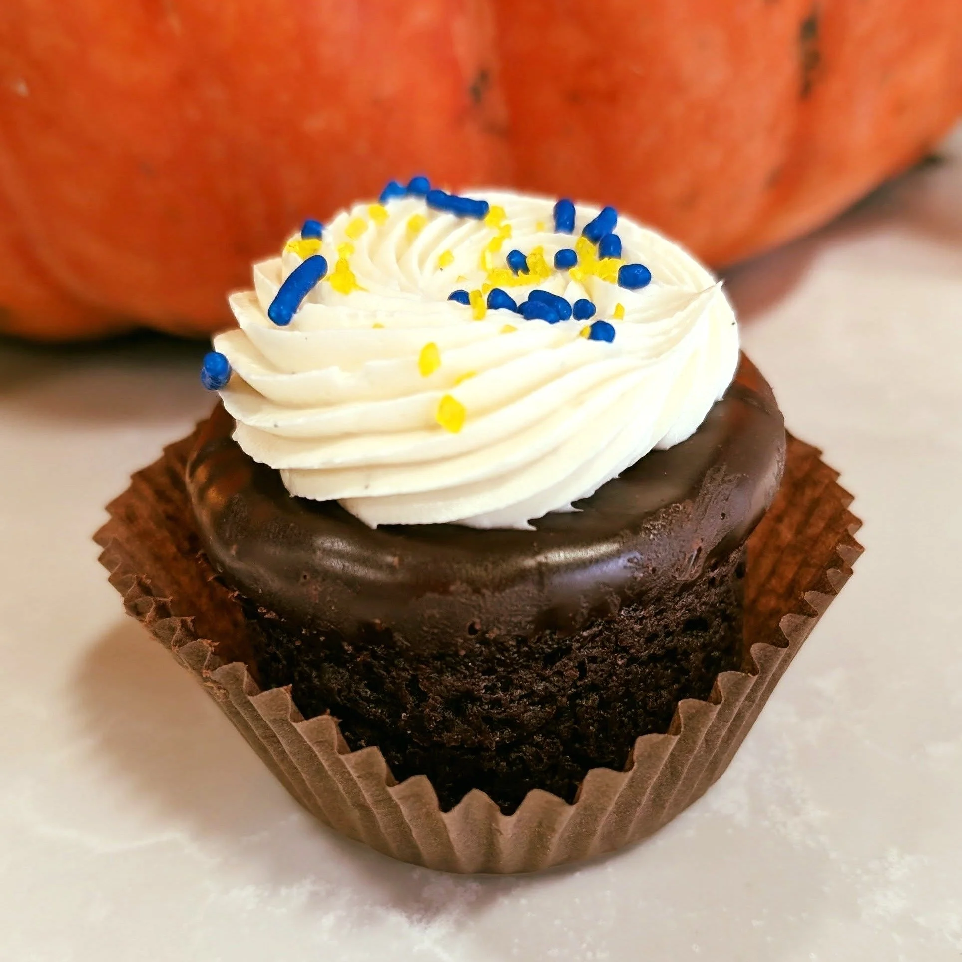 *Menu Below*
Are you having a gathering this weekend? Perhaps a birthday celebration or a game day watch party? We know F1 is racing in Austin and the Packers take on Detroit this Sunday at 3:25 PM. If you're hosting those types of sporting events, w