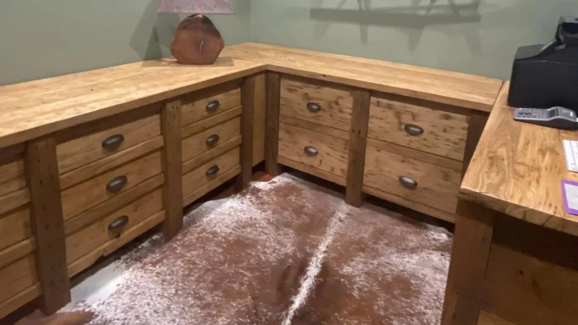 Discover the differences between custom built furniture and store bought pieces, from craftsmanship and durability to personalization and long term value.