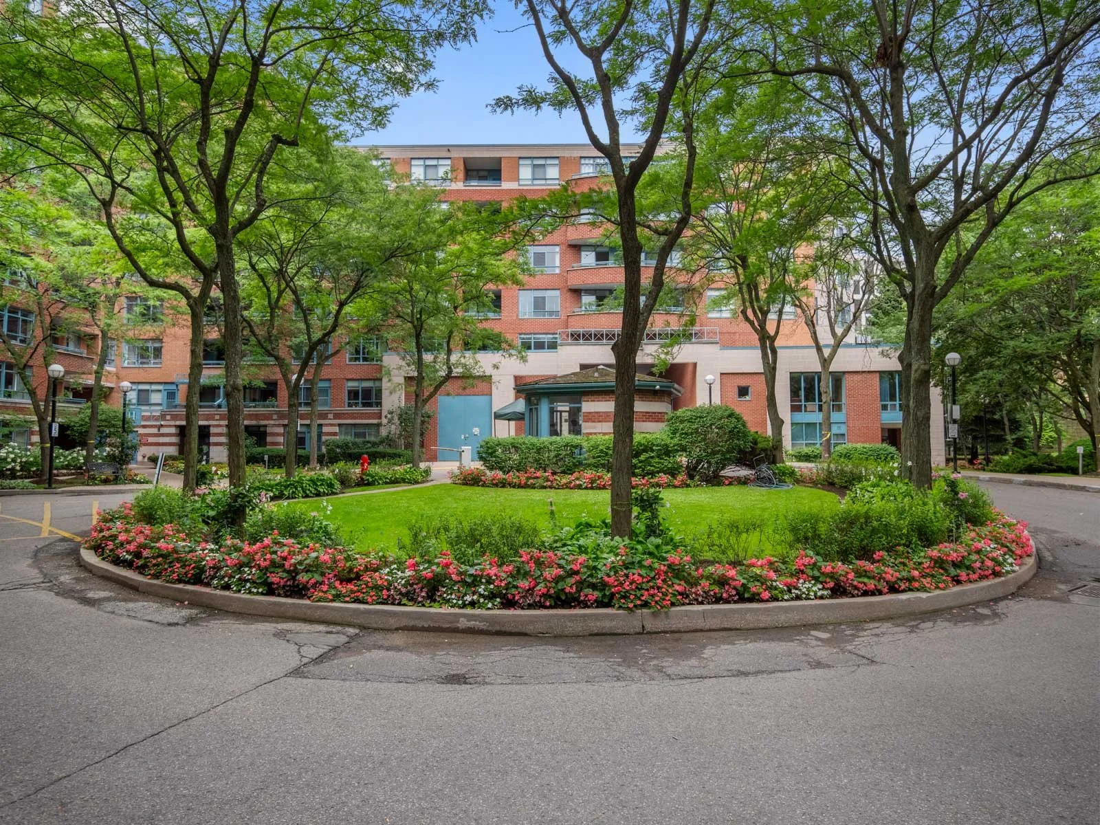 815-1091 Kingston Rd-43.jpg