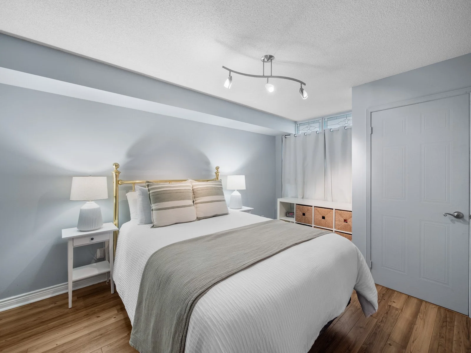815-1091 Kingston Rd-29.jpg