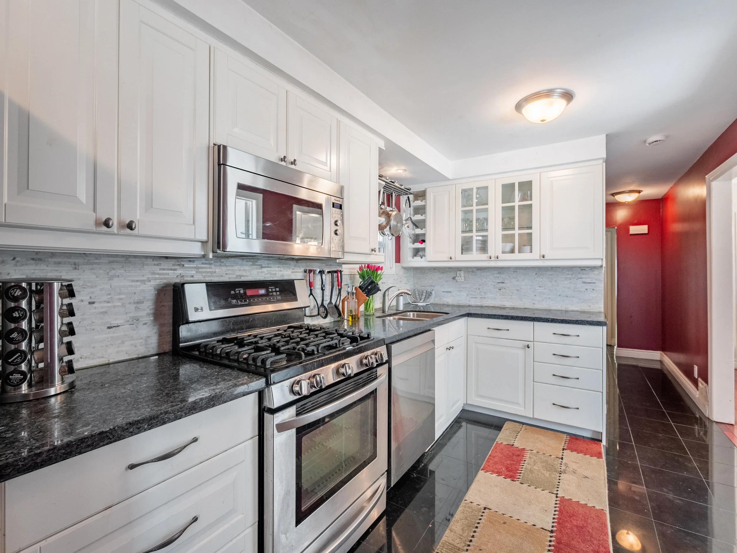 4 Silver Birch Ave-18.jpg