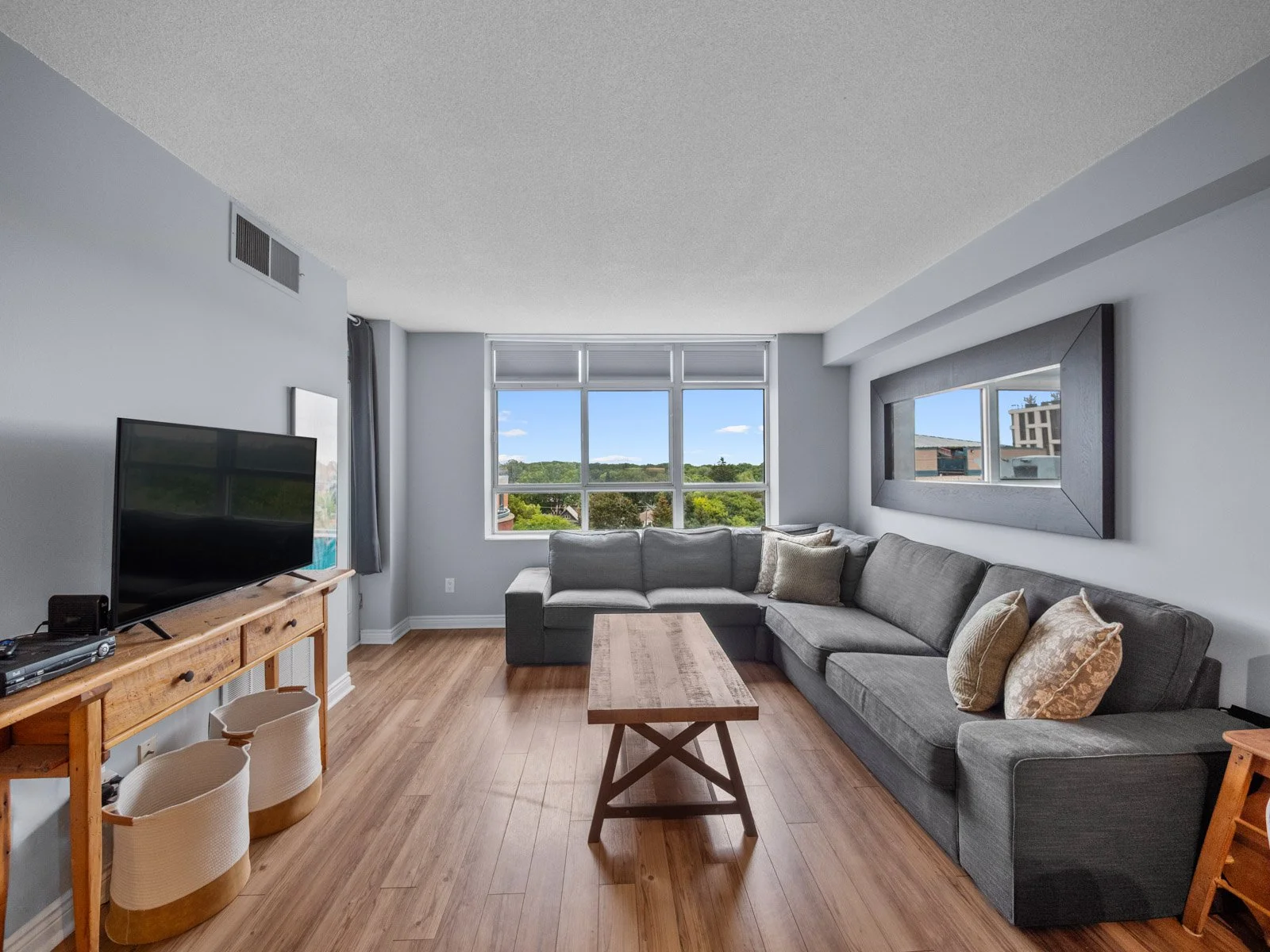 815-1091 Kingston Rd-24.jpg