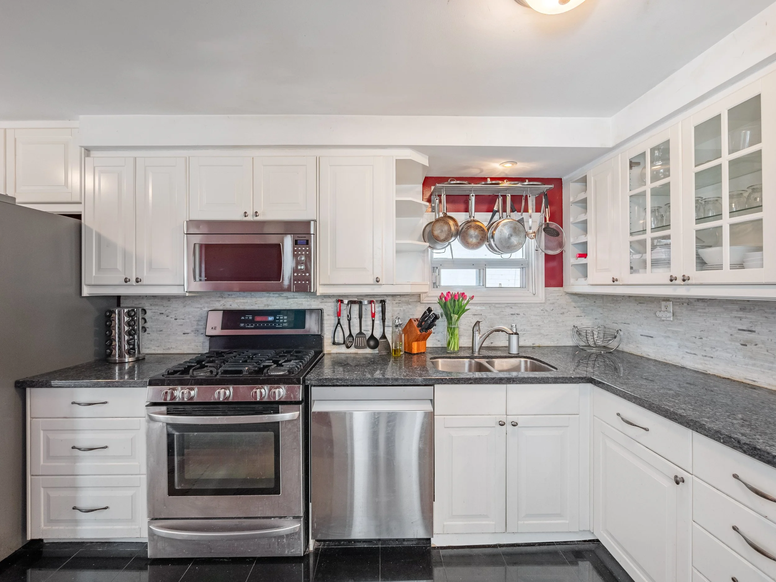 4 Silver Birch Ave-16.jpg