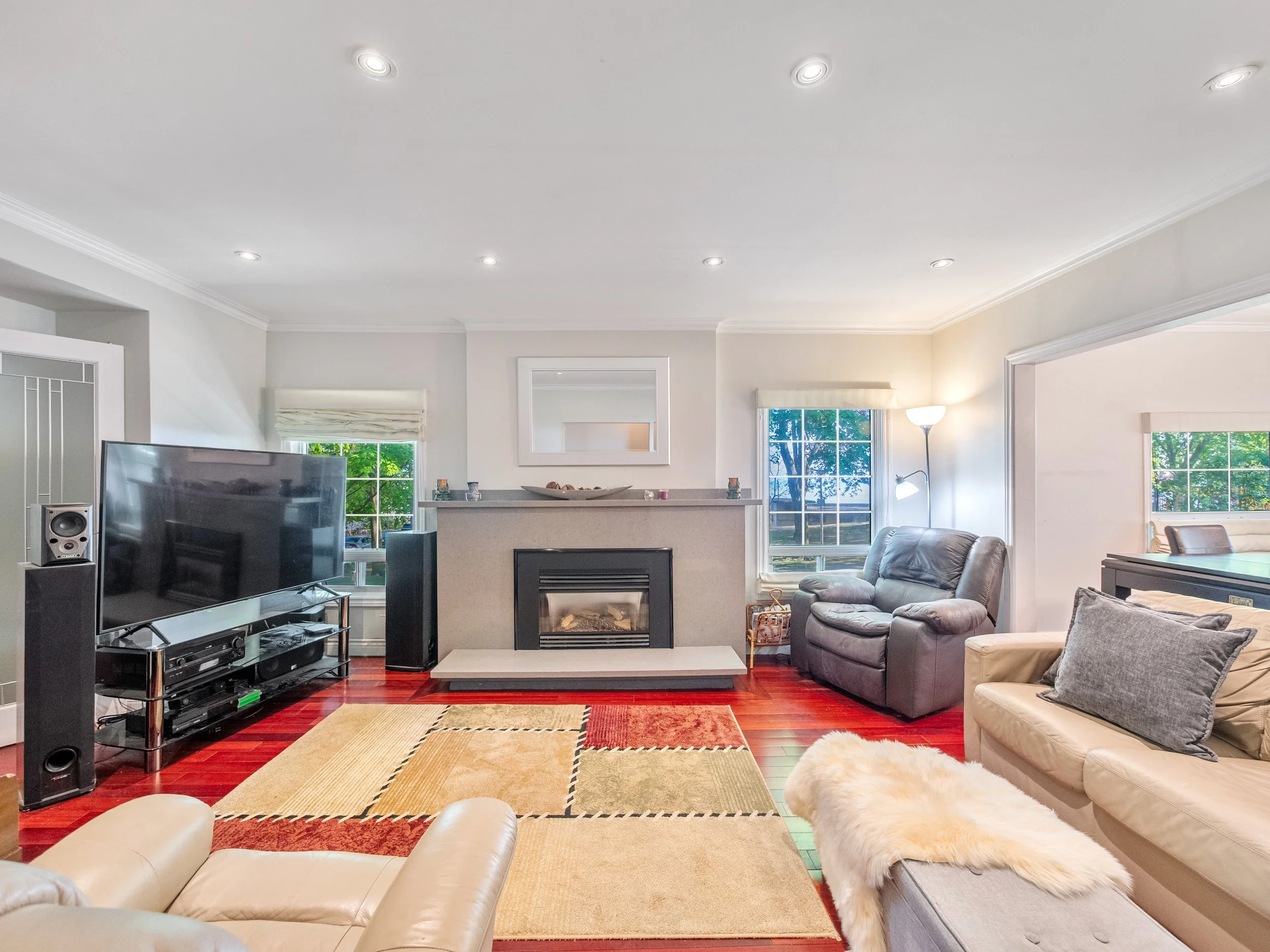 4 Silver Birch Ave-9.jpg