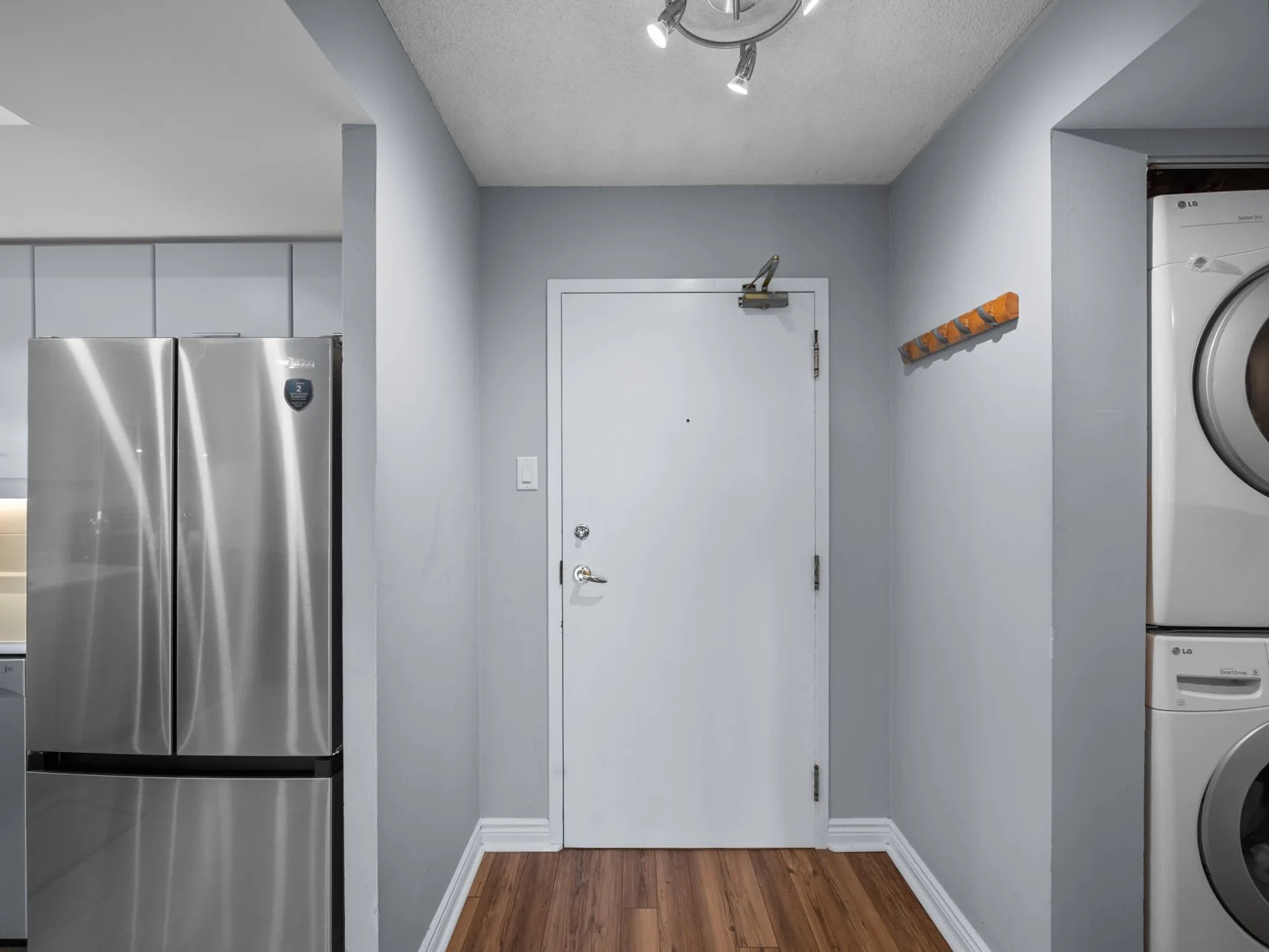 815-1091 Kingston Rd-9.jpg