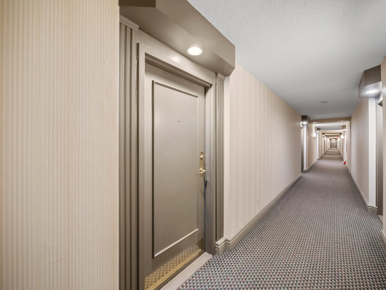 815-1091 Kingston Rd-8.jpg