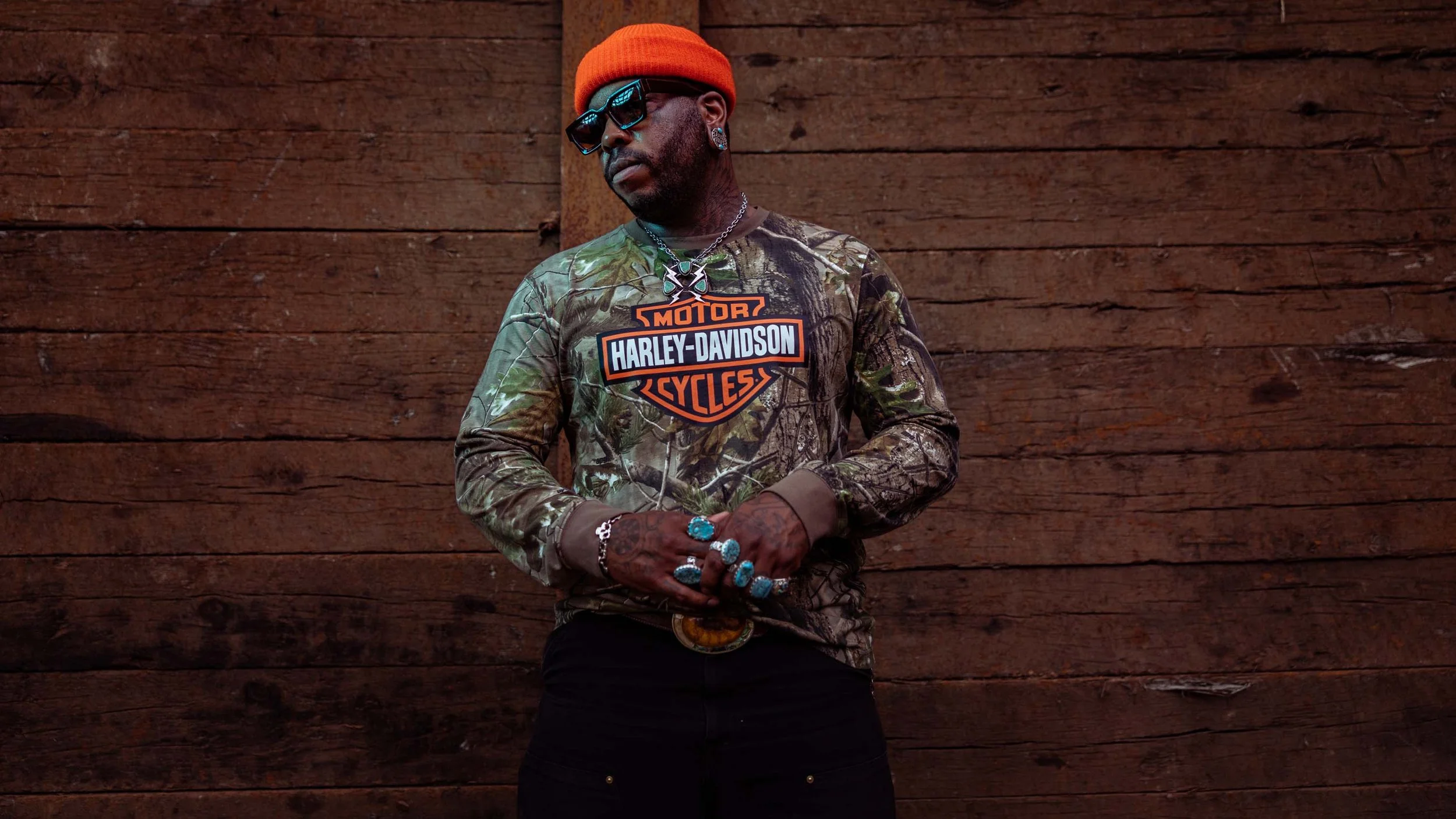 D2-108350-HDxRealtree-18657-BW.jpg
