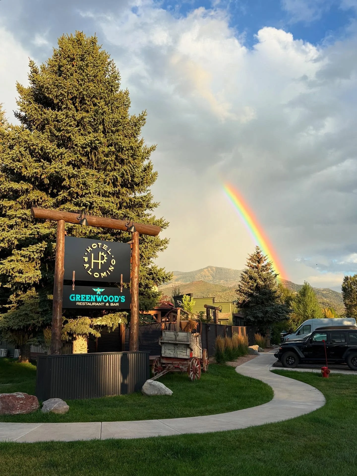 Somewhere over the 🌈 @palominohotel