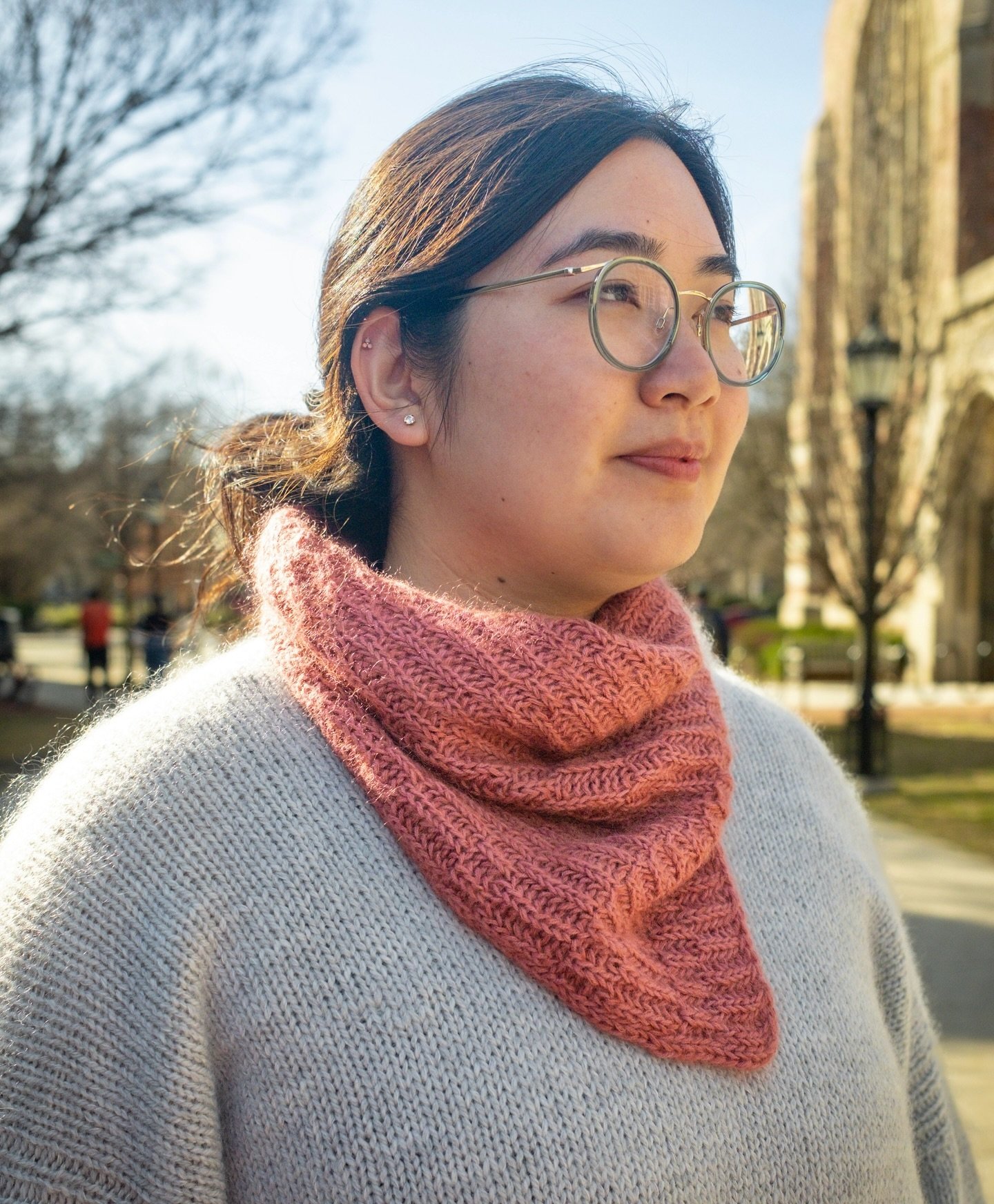 🎉 SURPRISE!! 🎉

happy release day to the #BriocheBiasCowl 🥳 I&rsquo;ve been keeping this secret since February and it feels so good to finally share with you all!!
 
I designed this cowl for La Mercerie, as their FREE knitting pattern for the #Pug