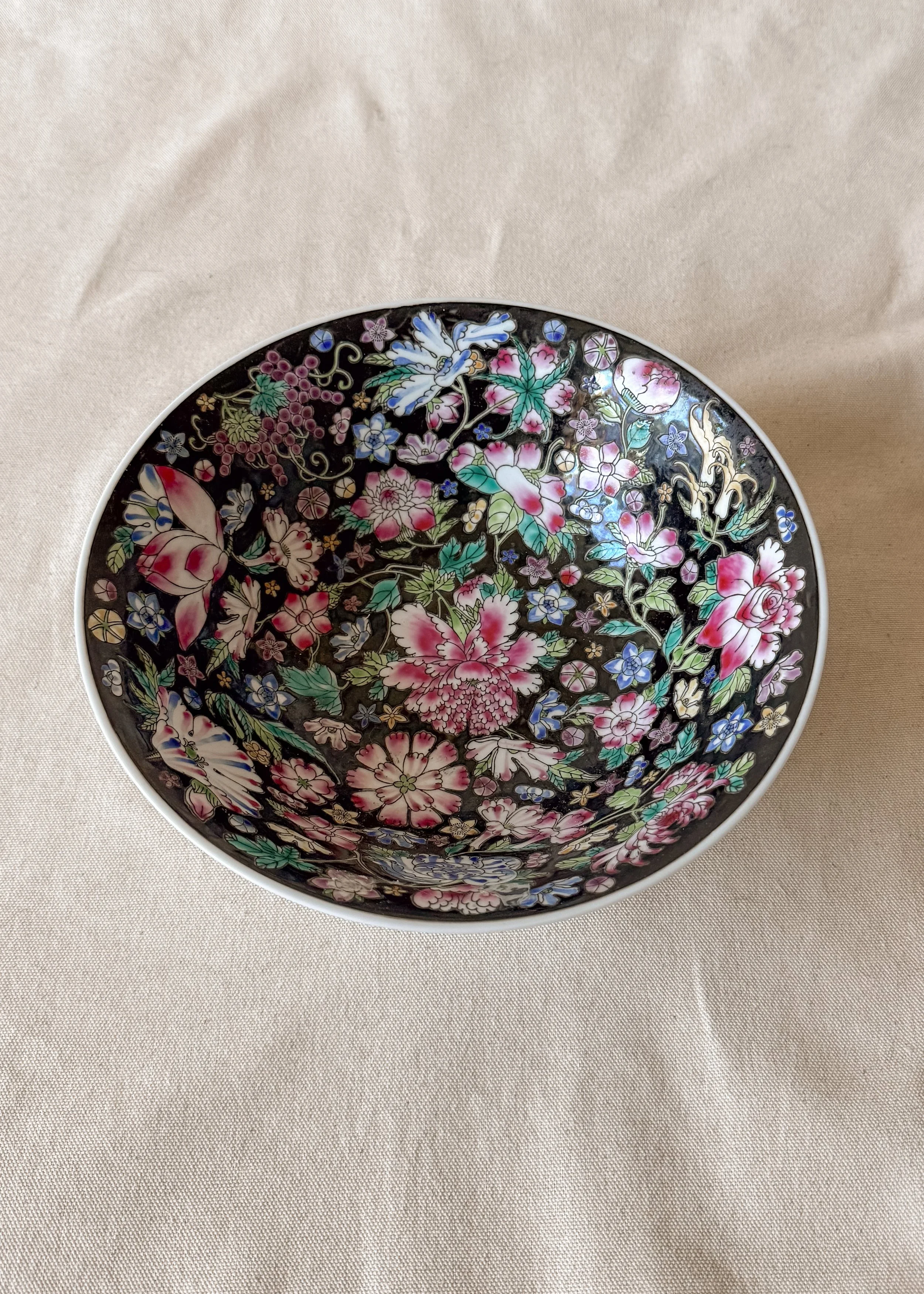 Chinese Millefleur Famille Noire Bowl