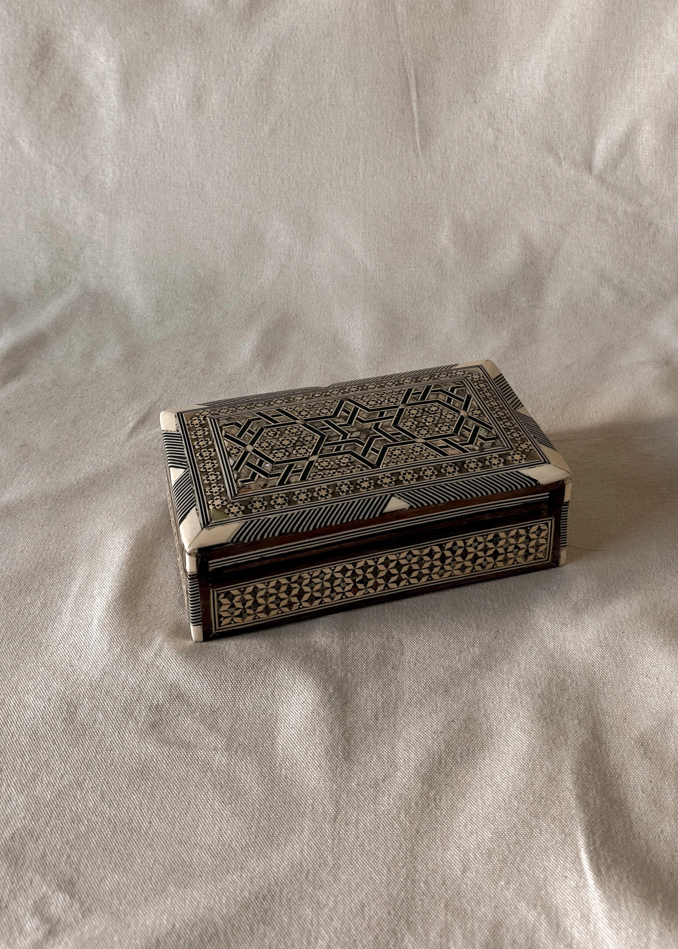 Mother of Pearl Inlay Marquetry Box