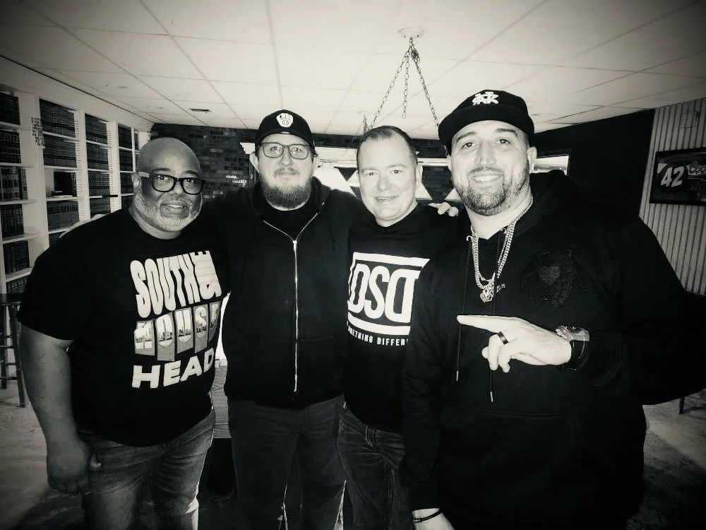 Someone photoshop Tim Hoover in here. lol Great night at @theoriginalblueparrot last night! THANK YOU to everyone who came out! 

DJ Mick Wiseman, DJ Tim Hoover, DJ ActRight, and DJ Sweet Georgie!