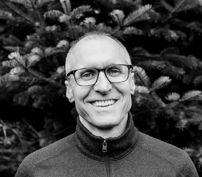 Aaron 11-2023_edited_edited_edited.jpg