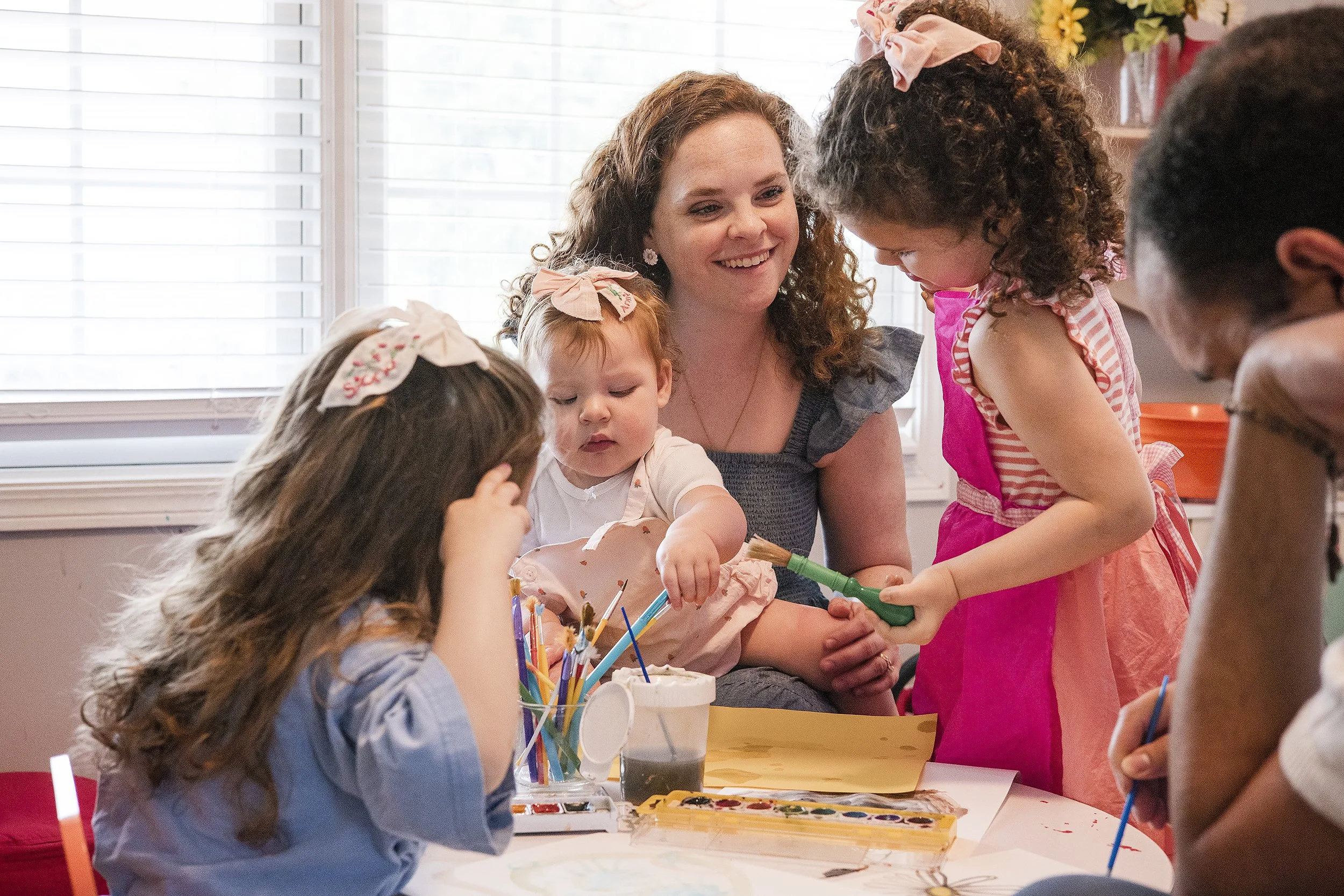 Family-paints-together-inhome-Louisville-photo-session.JPG