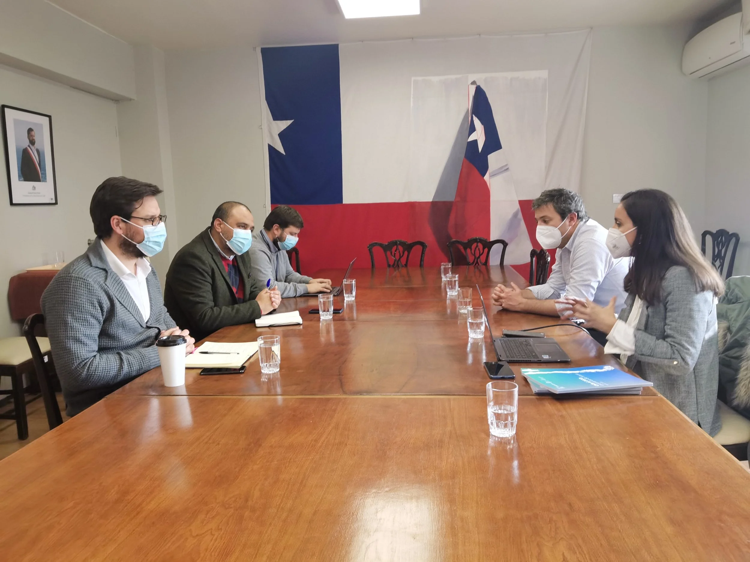 Reunión con el Ministro de Educación Marco Antonio Ávila y su equipo.