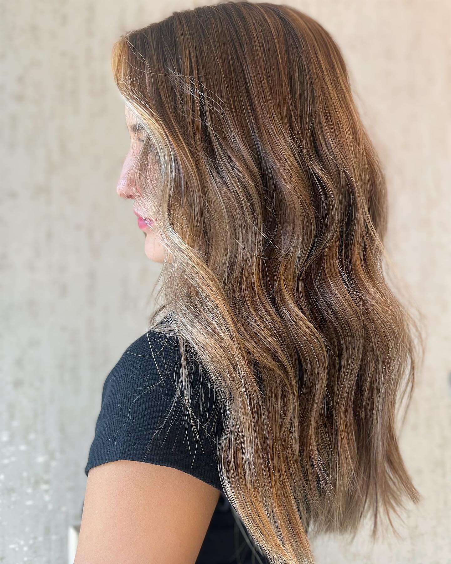Lived in color aka balayage or foliage 

One of my FAVORITE things to do ⭐️

A low maintenance color &amp; this is how I recommend always keeping your color FRESH ☺️

- refresh with a quick toner apt every 8-12 weeks (1 hour apt)
- refresh with a par