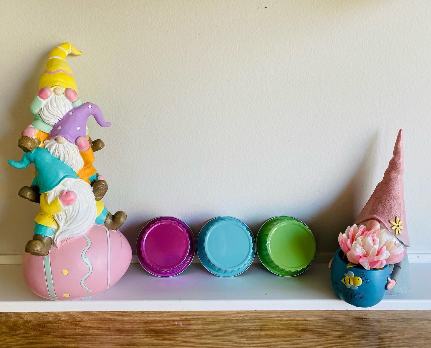 How cute are these pastel ramekins? Our desserts are the perfect addition to your Easter celebration! We are still taking orders through Friday. Come visit us at @chaikhanachai this Saturday from 10-2, or place your order online today! www.cremebru.c