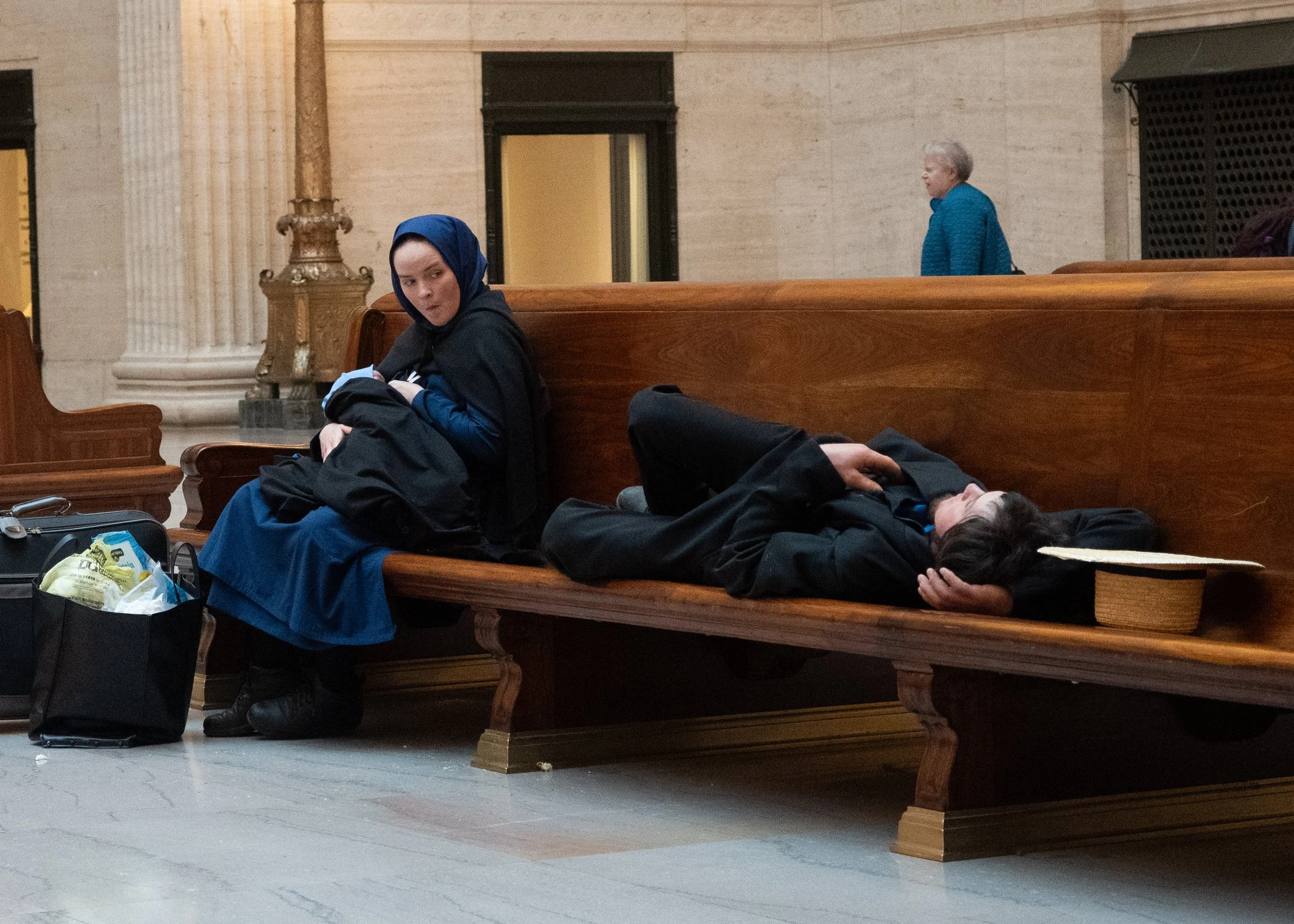 Waiting for the train. Union Station, Chicago, 2023.