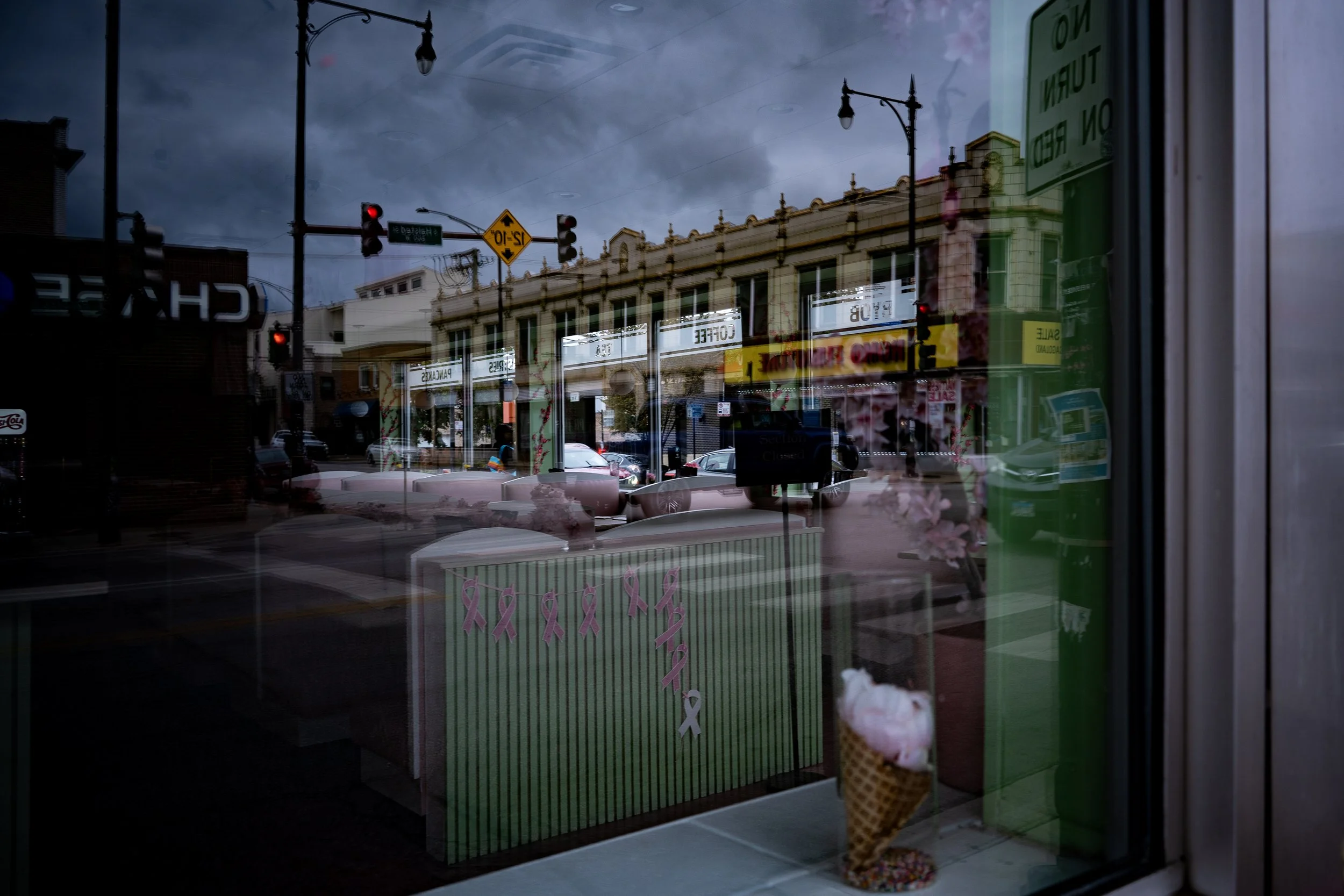 Bridgeport diner window, Chicago. 2025. 